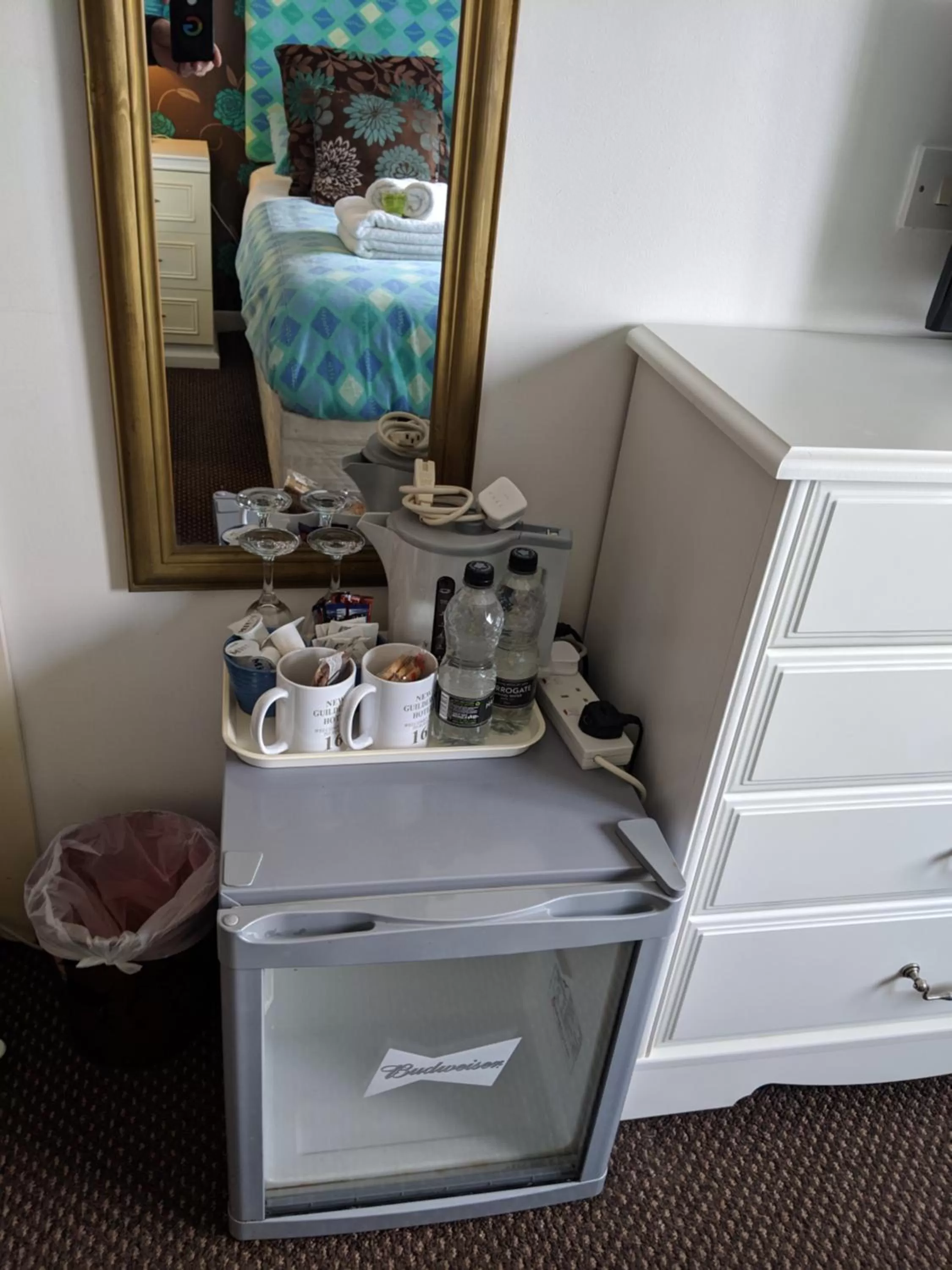 Coffee/tea facilities in The New Guilderoy Hotel