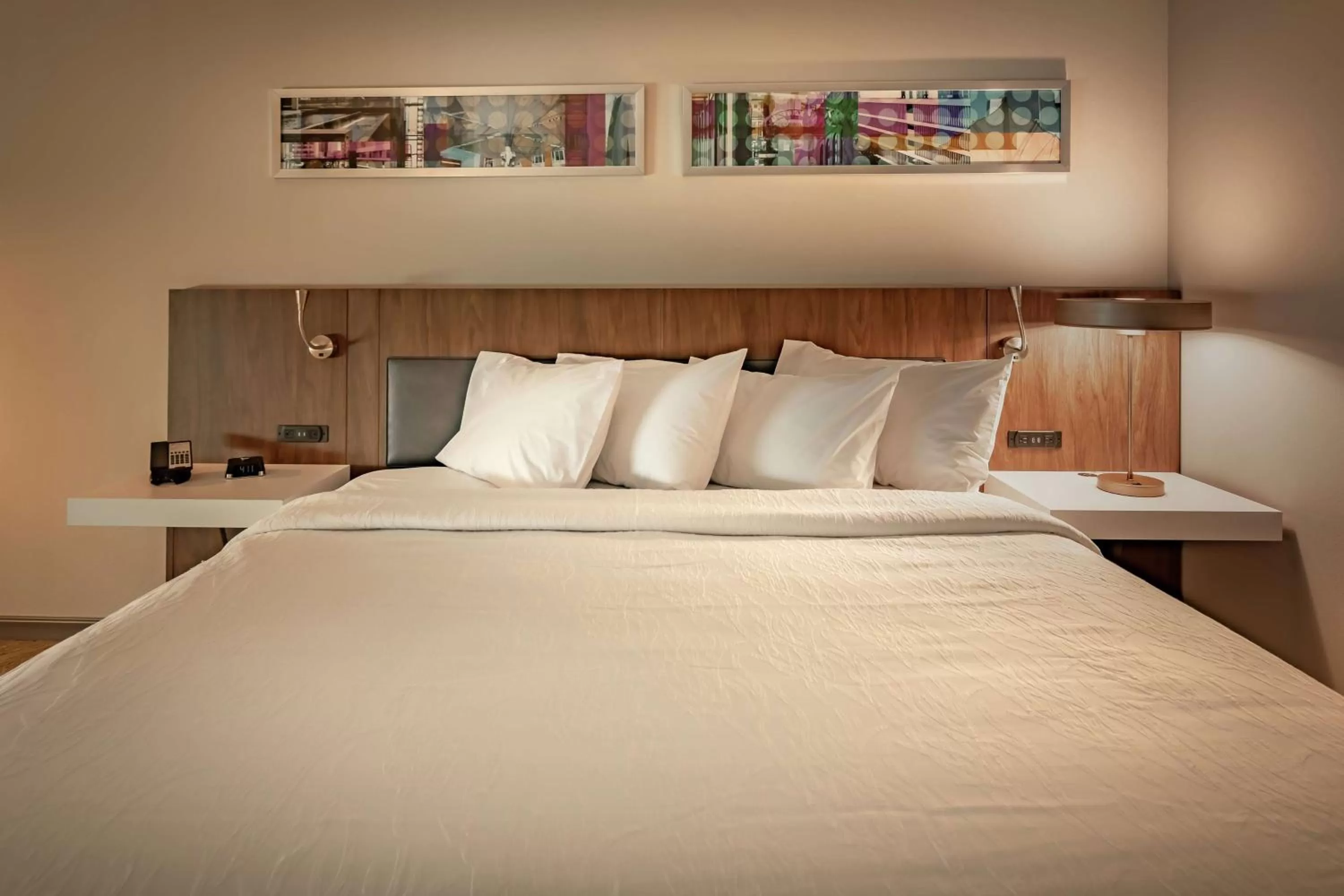 Bed in Hilton Garden Inn Dallas At Hurst Conference Center