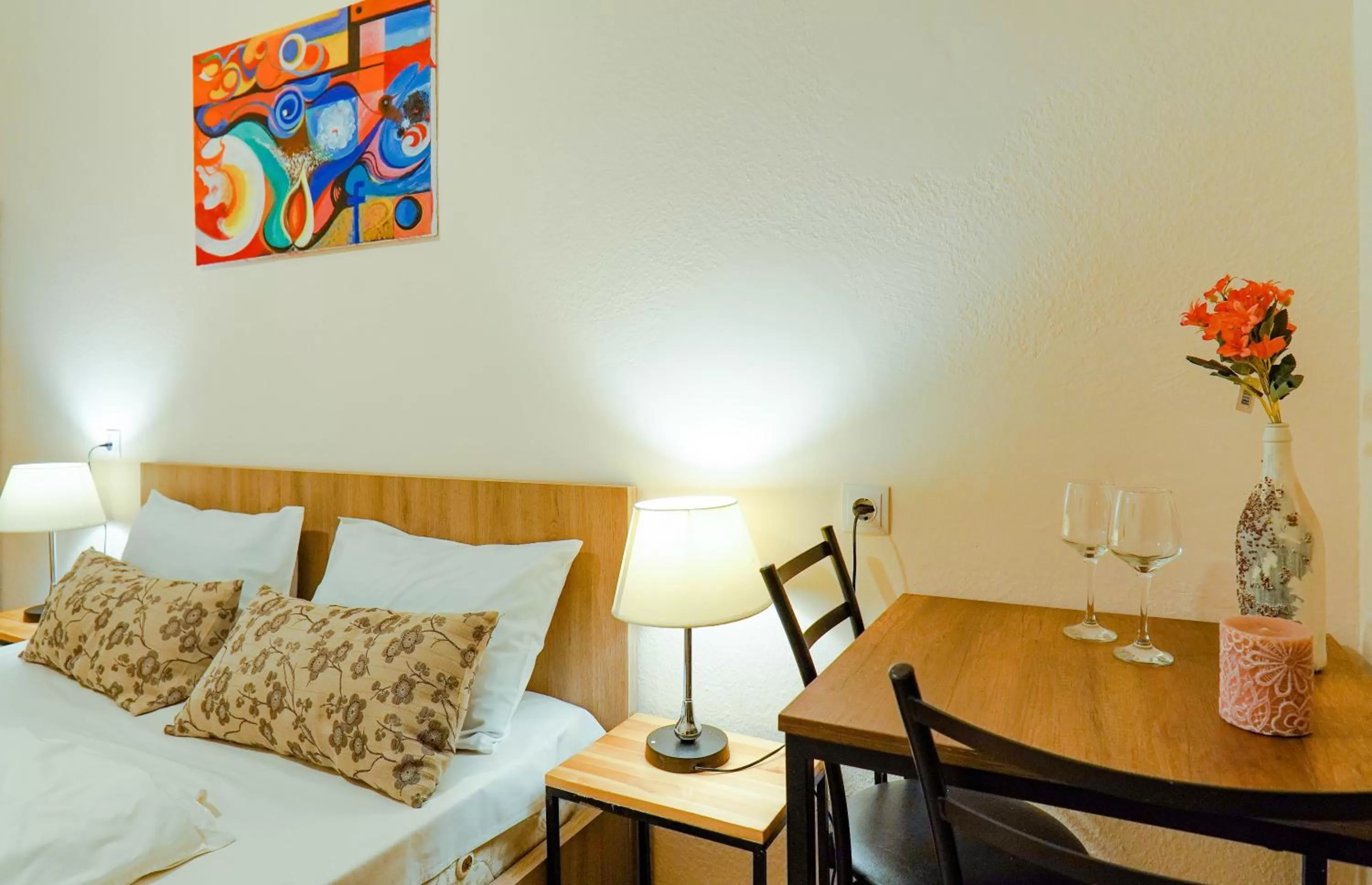 Bedroom, Bed in Check-In Hotel