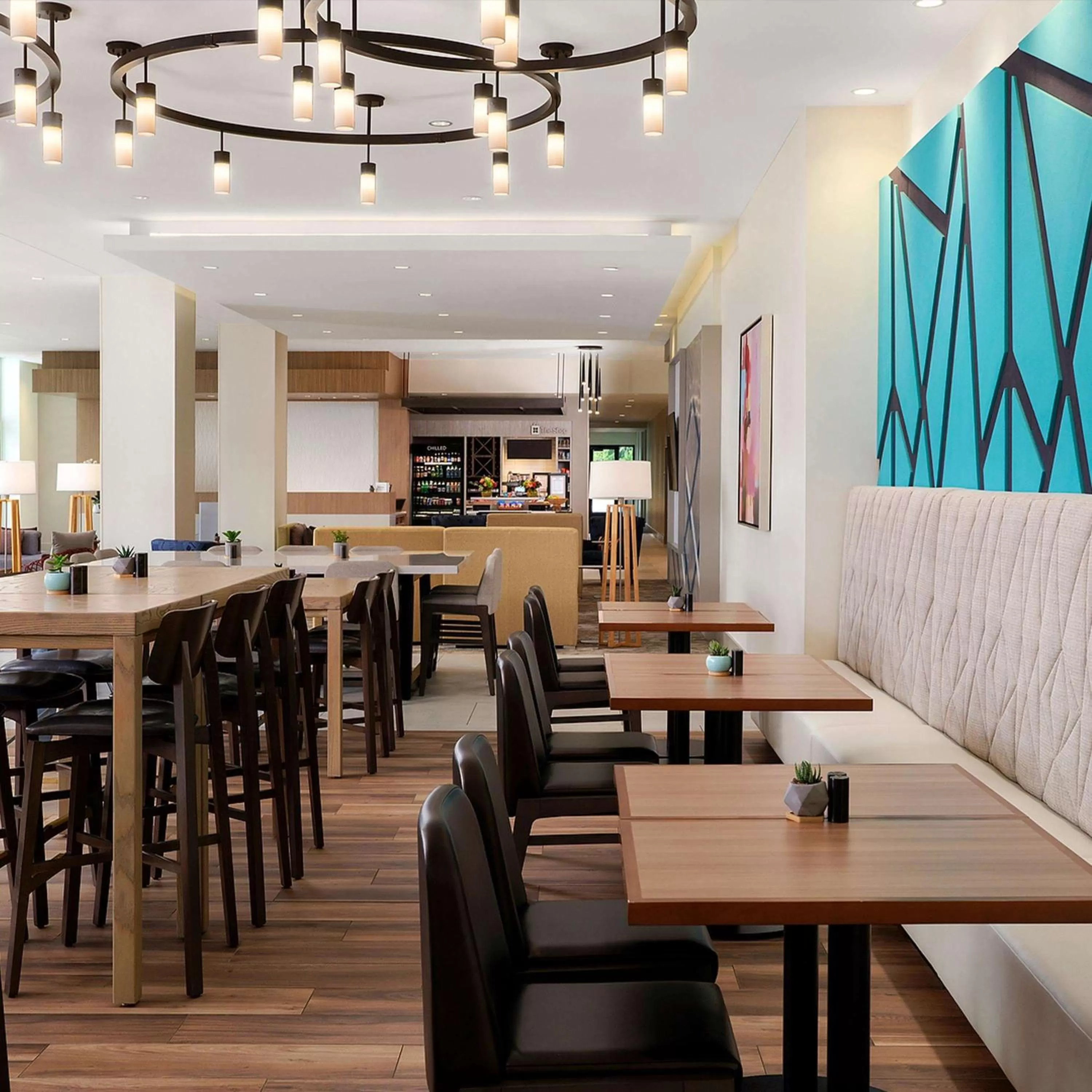 Restaurant/places to eat in Hilton Garden Inn Grapevine At Silverlake Crossing, Tx