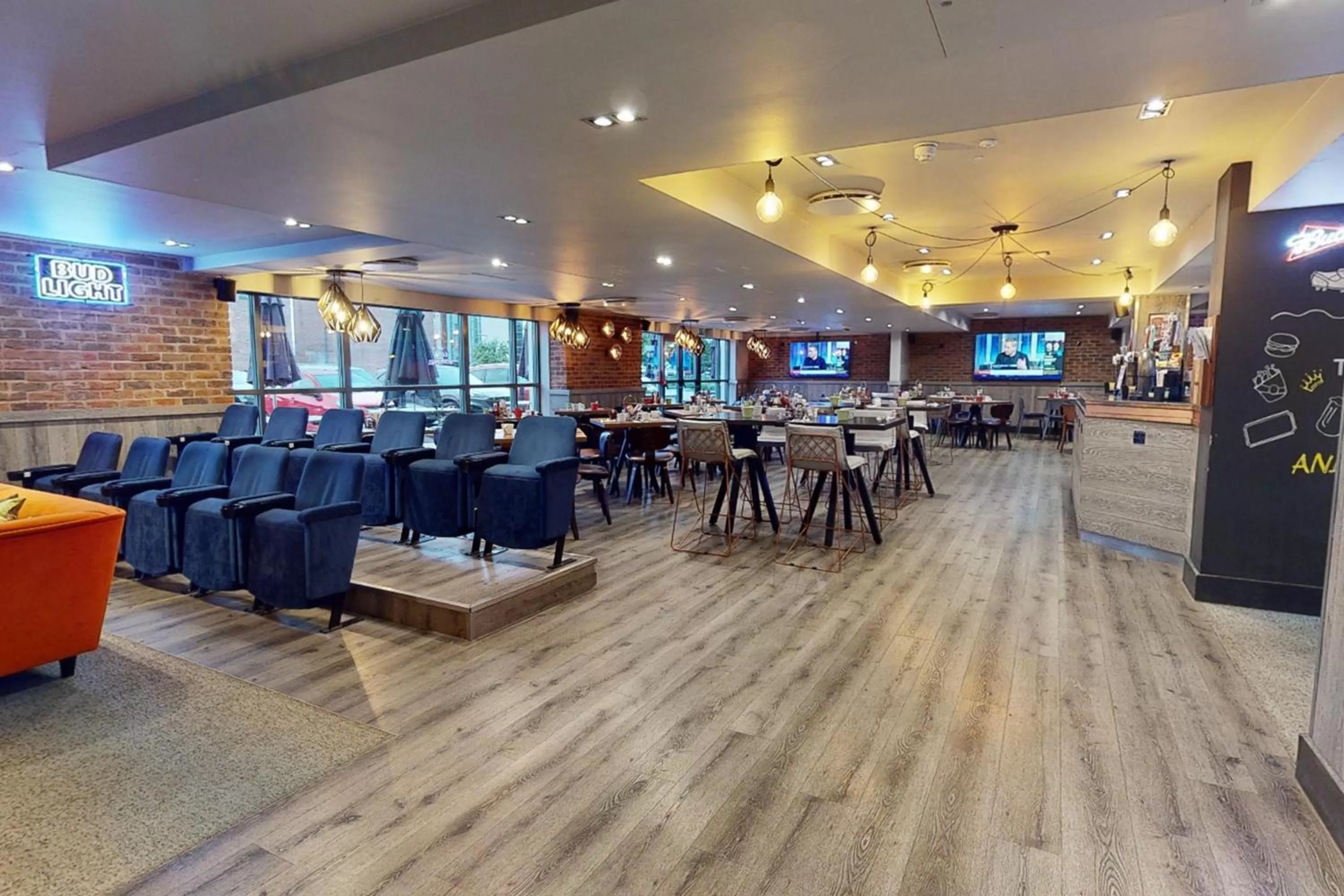 Restaurant/places to eat in Village Hotel Swansea