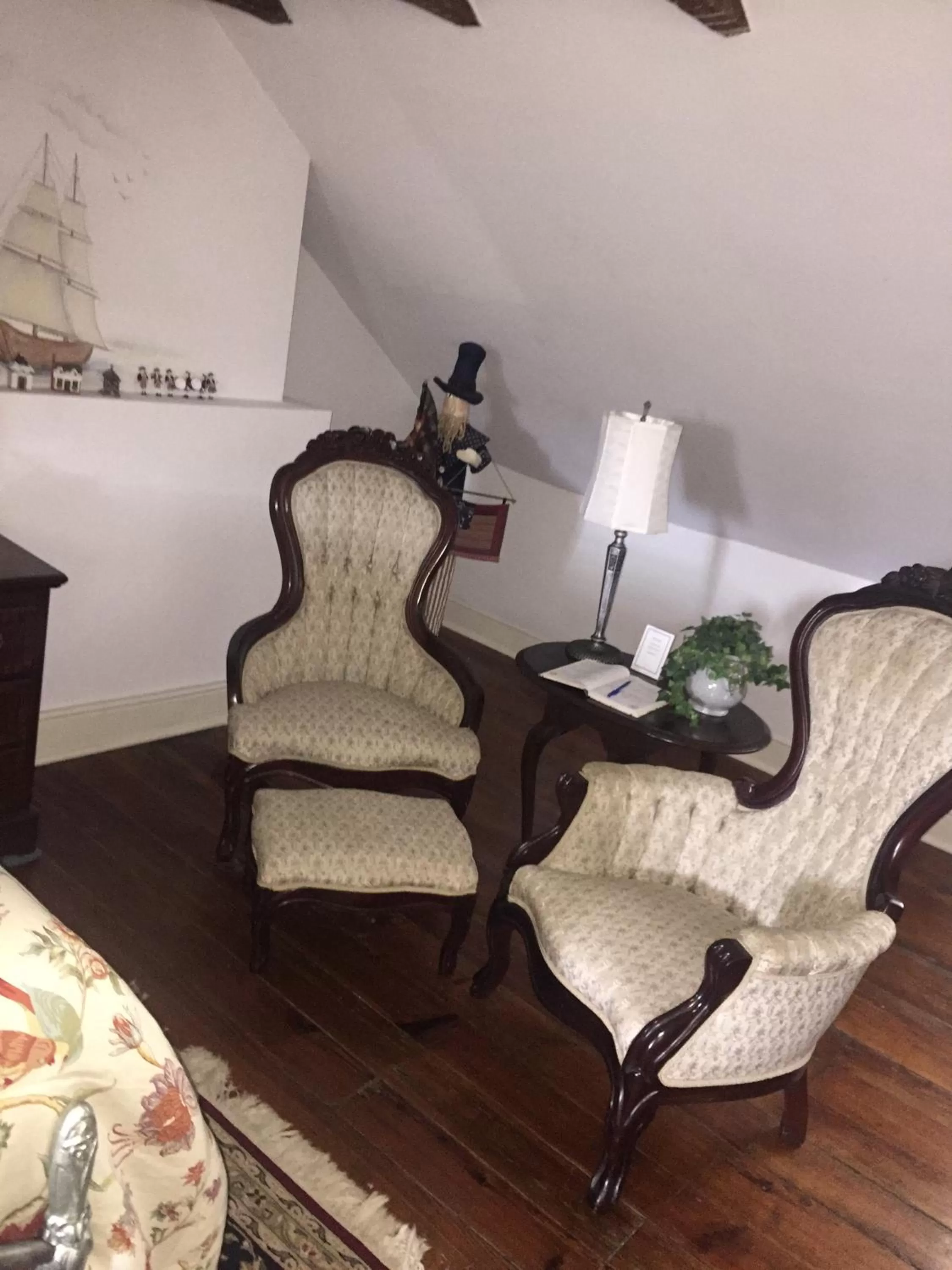 Seating area in The Richard Johnston Inn & 1890 Caroline House