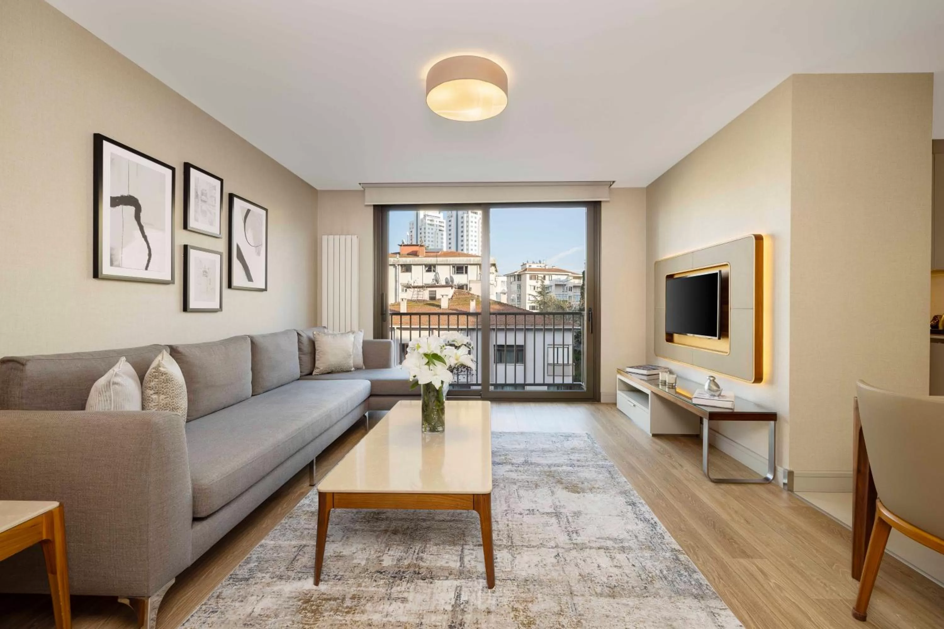 Communal lounge/ TV room in Tzl Suites Hotel Nişantaşı