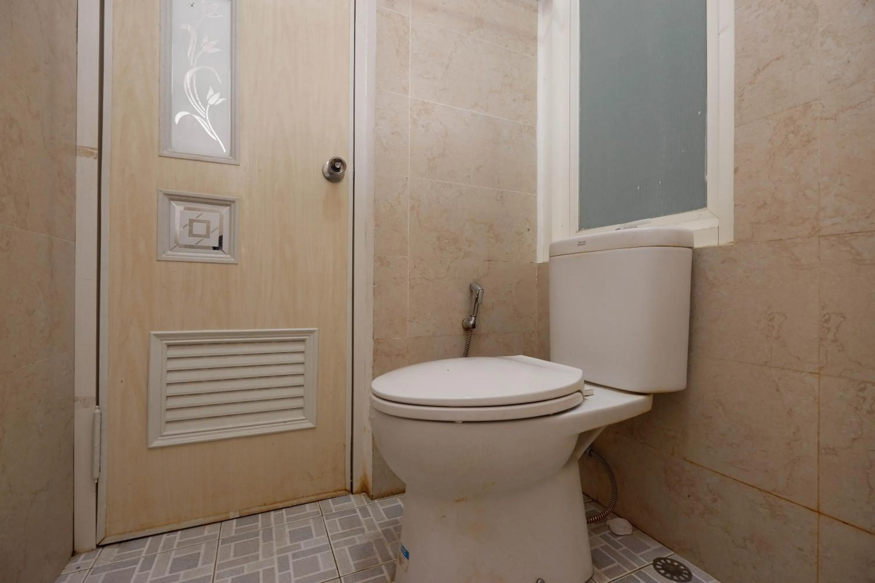 Double Room in RedDoorz near Plaza Simpang Lima