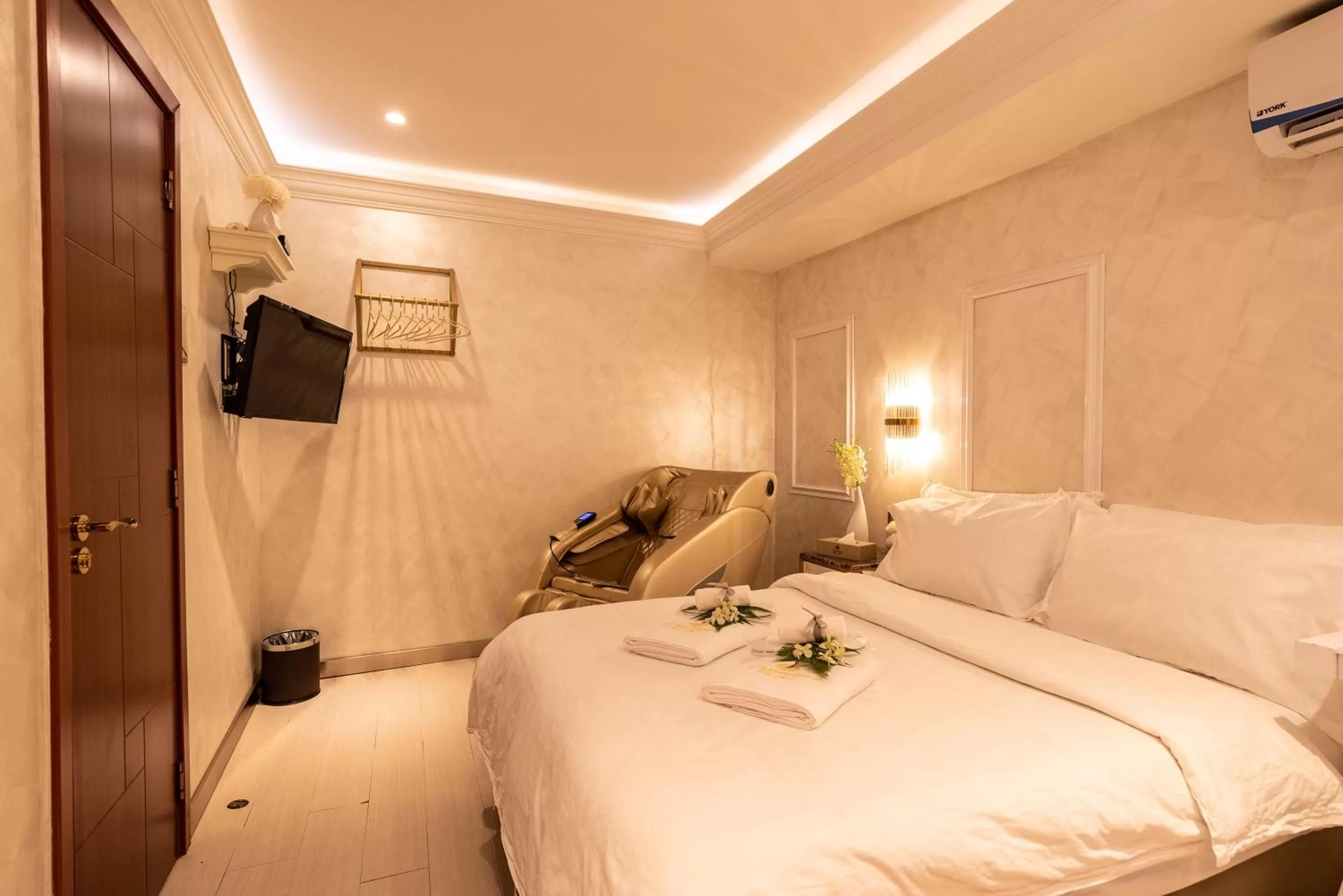 Photo of the whole room, Bed in CJ Residence - Opposite Public Bank Centre Point