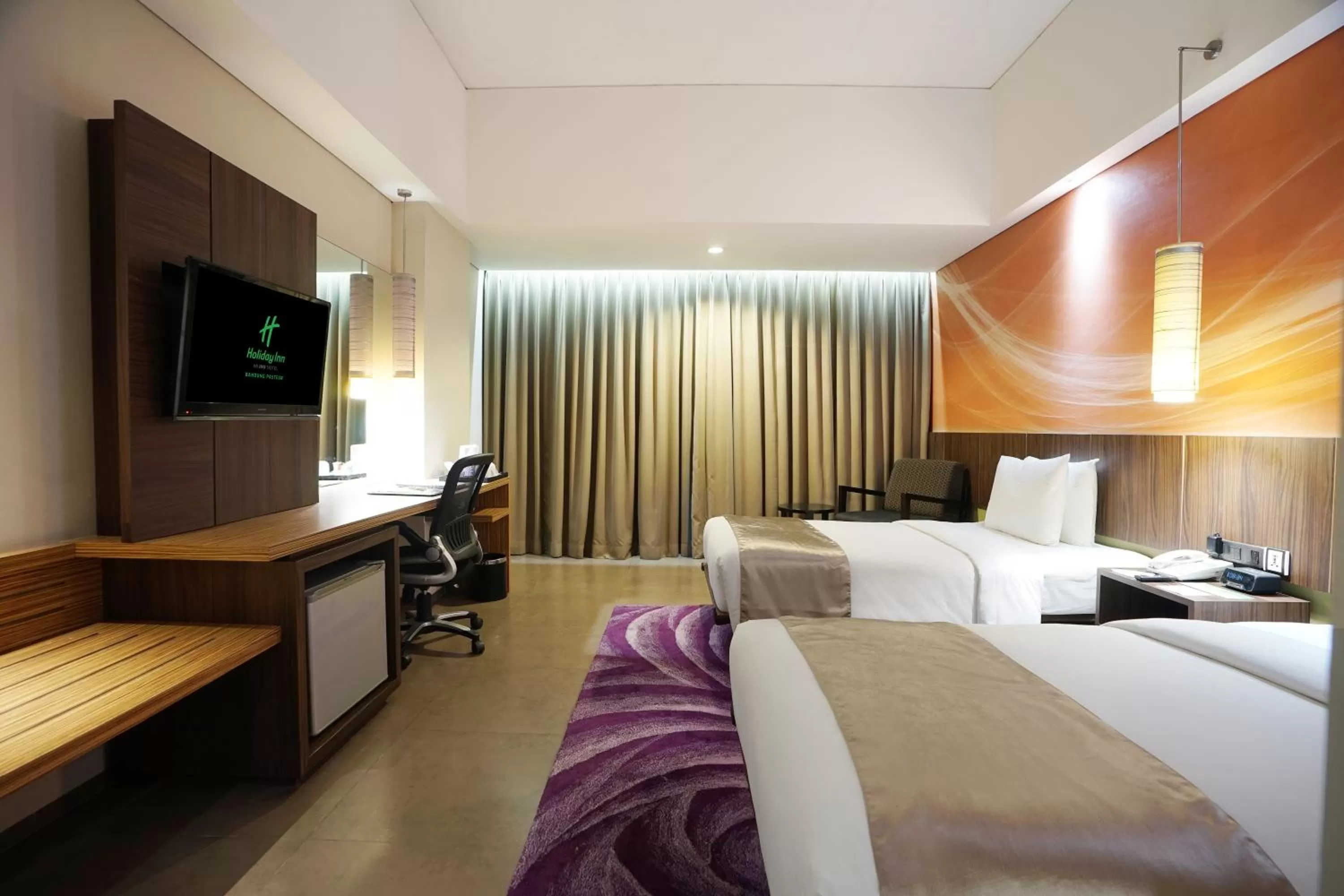 Bed in Holiday Inn Bandung Pasteur by IHG