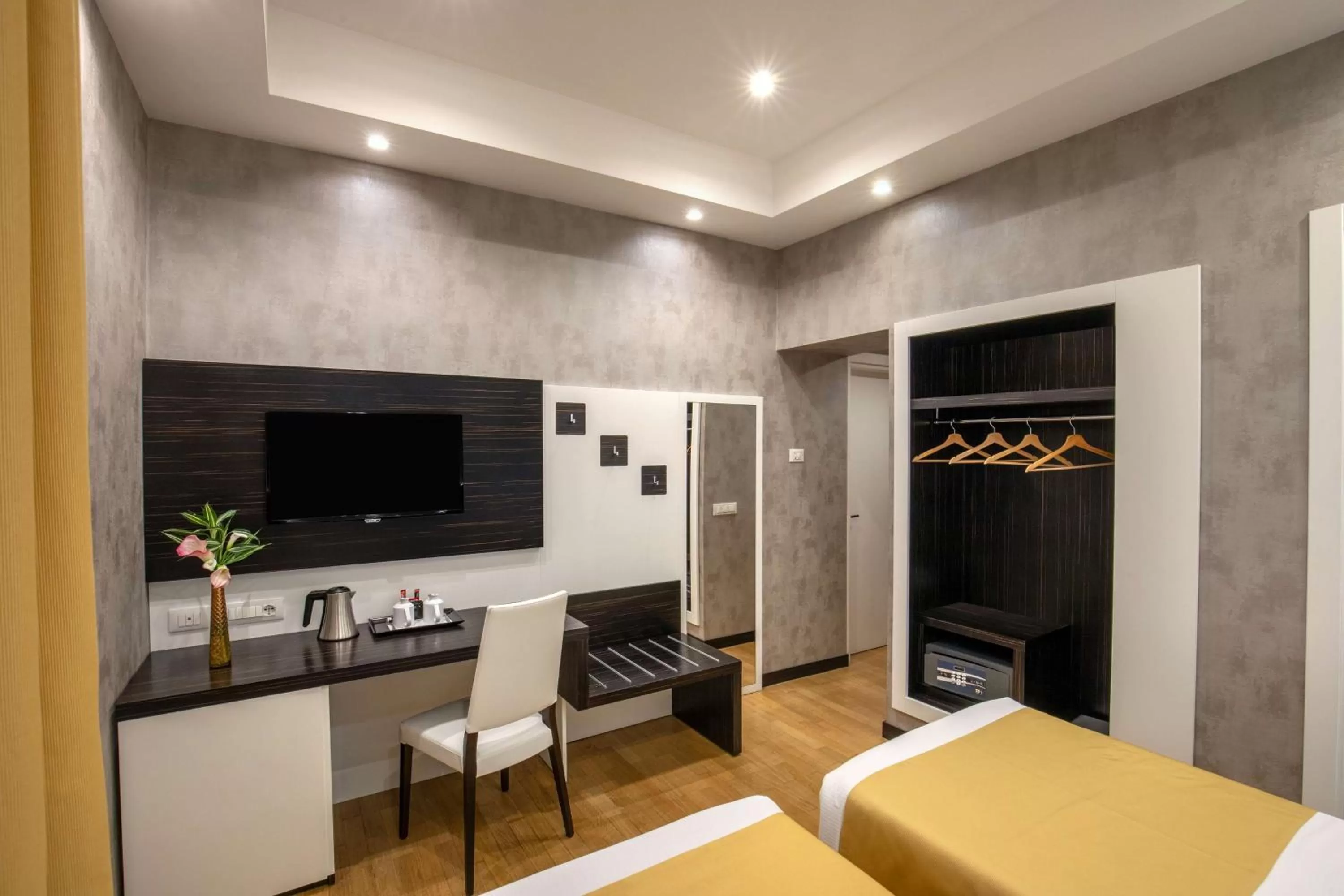 Bedroom, Bed in Hotel Diana Roof Garden