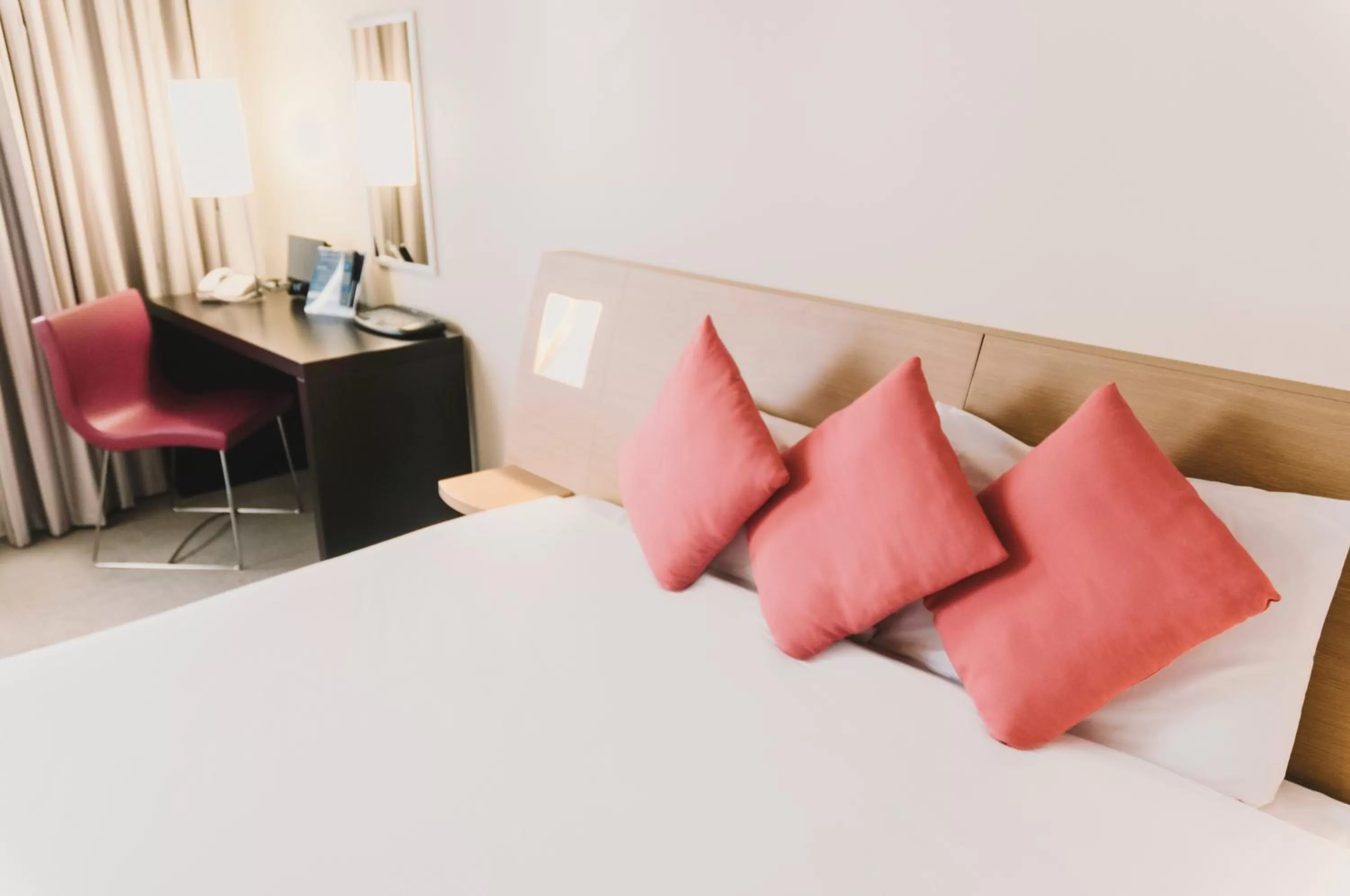 Bedroom, Bed in Novotel Liverpool Centre