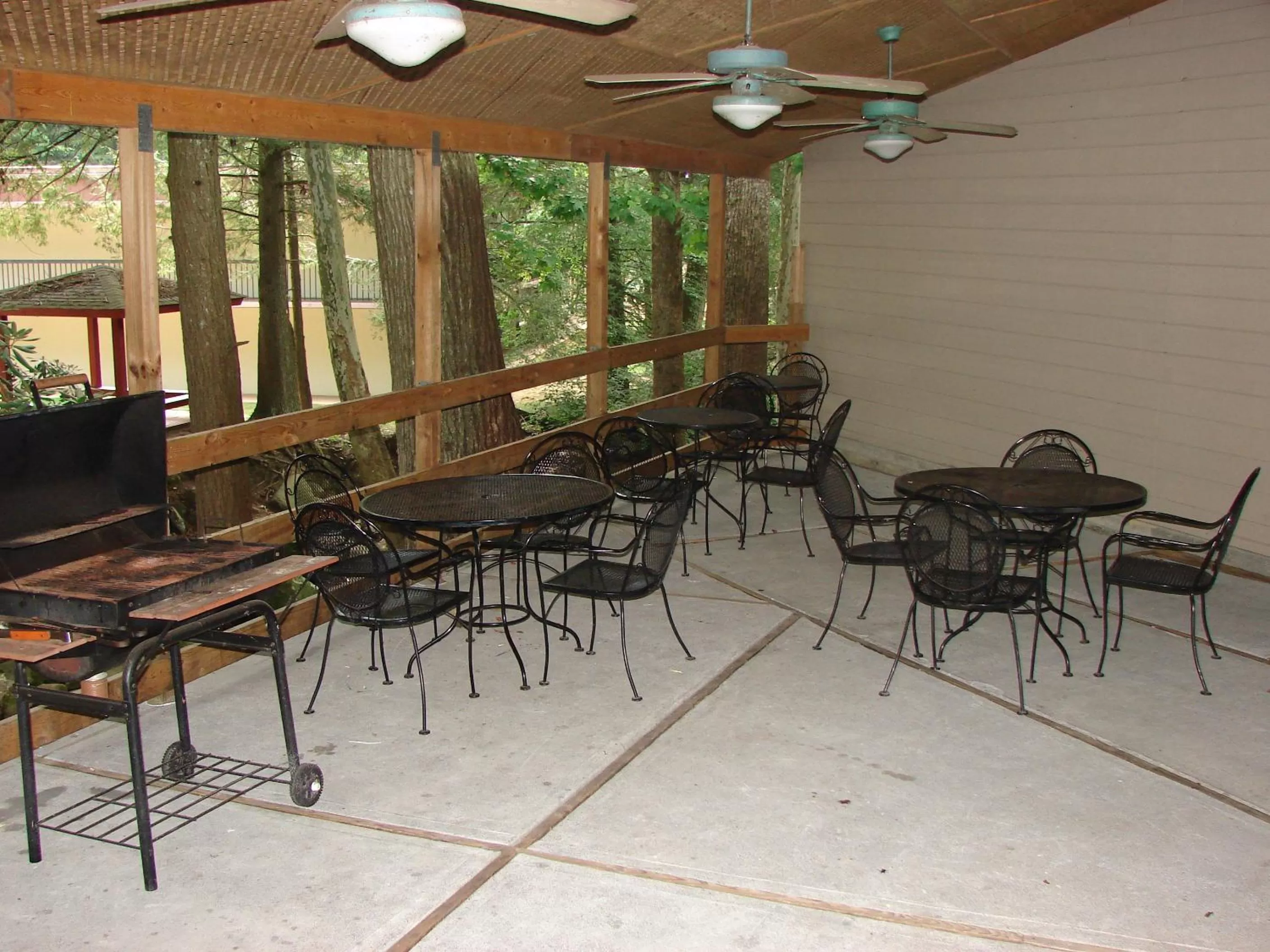 Restaurant/places to eat in Sidney James Mountain Lodge