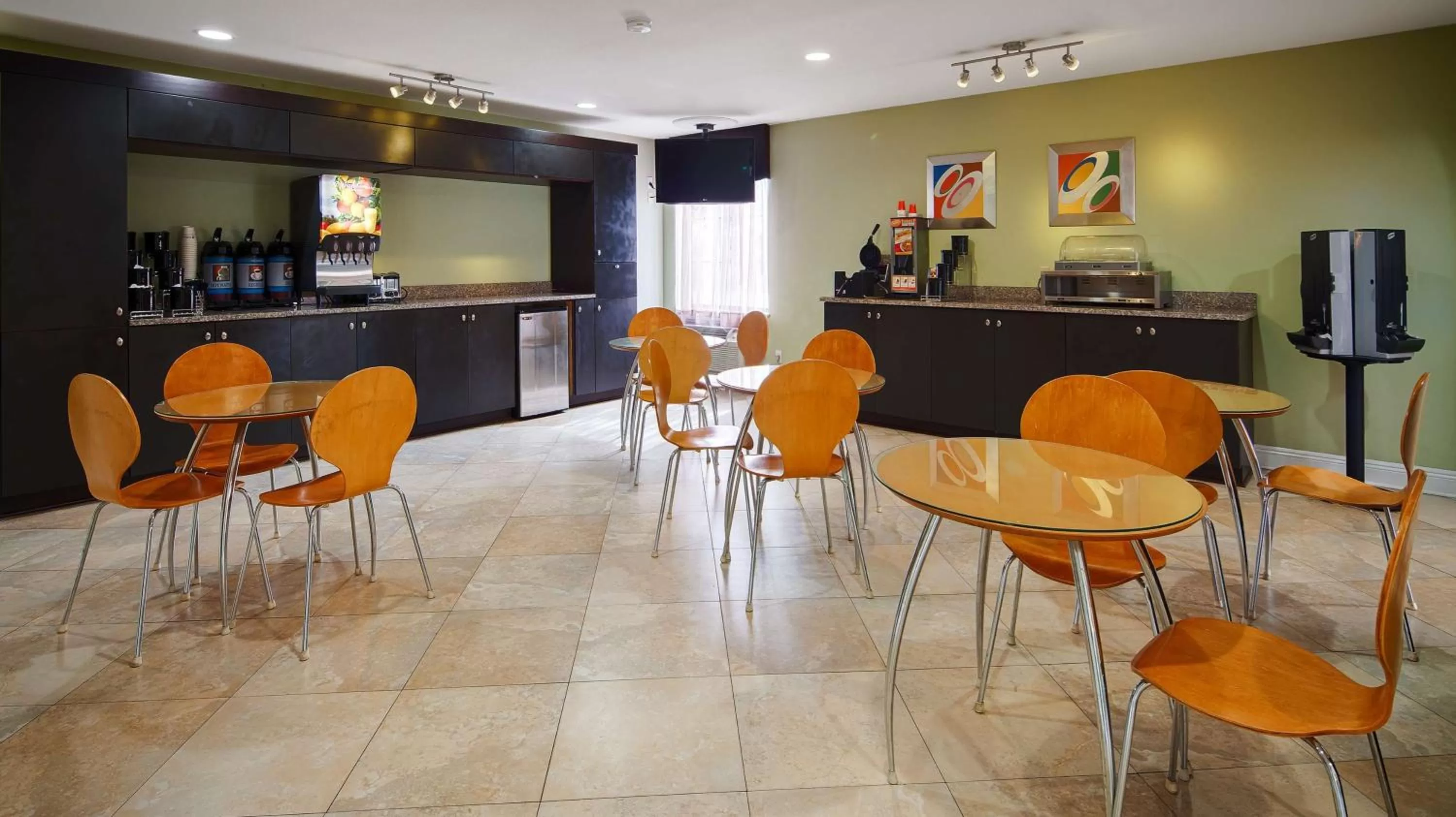 Continental breakfast in Best Western Zachary Inn