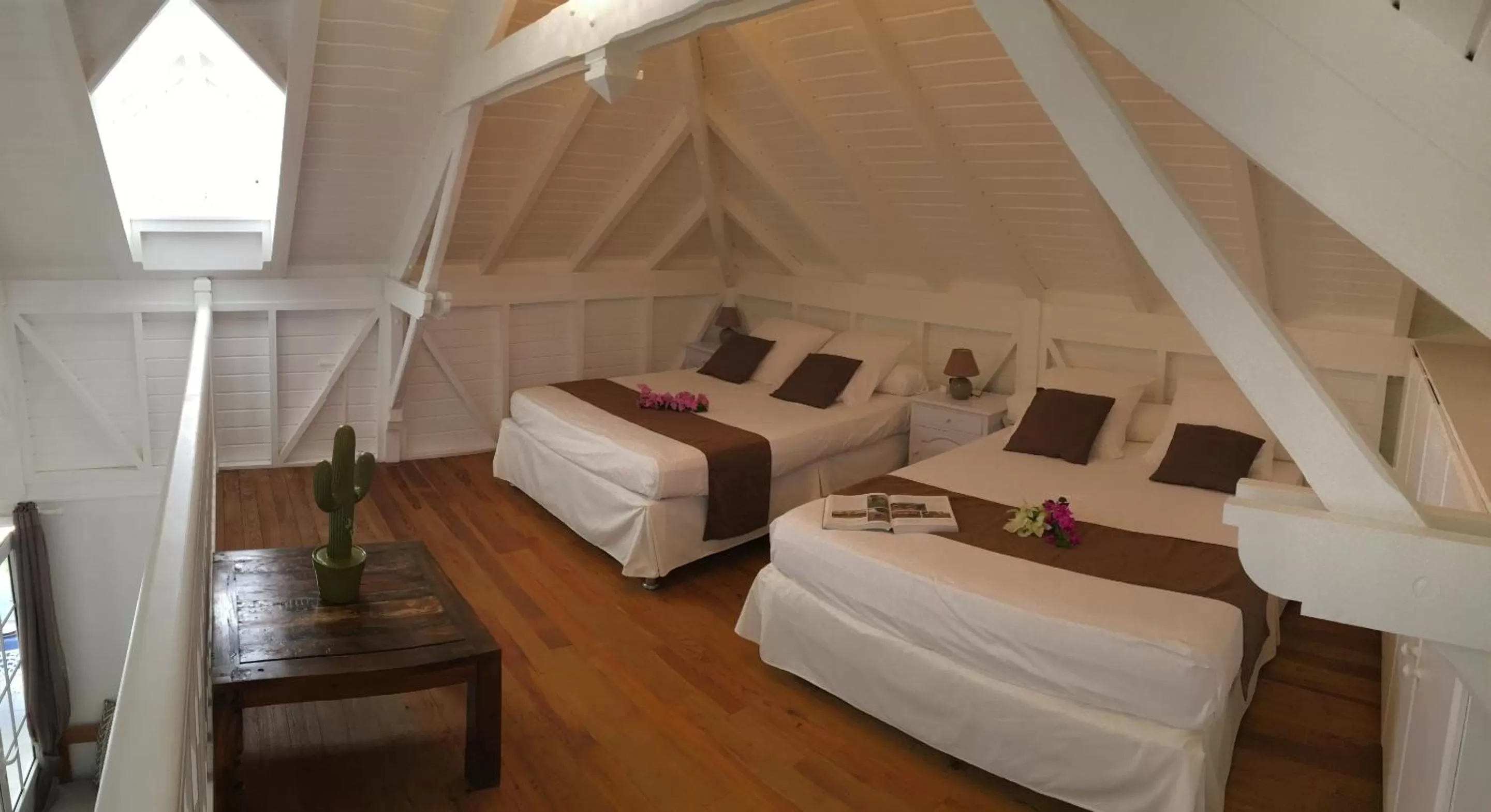 Bedroom, Bed in Chambres d'hôtes et villas chez Flo