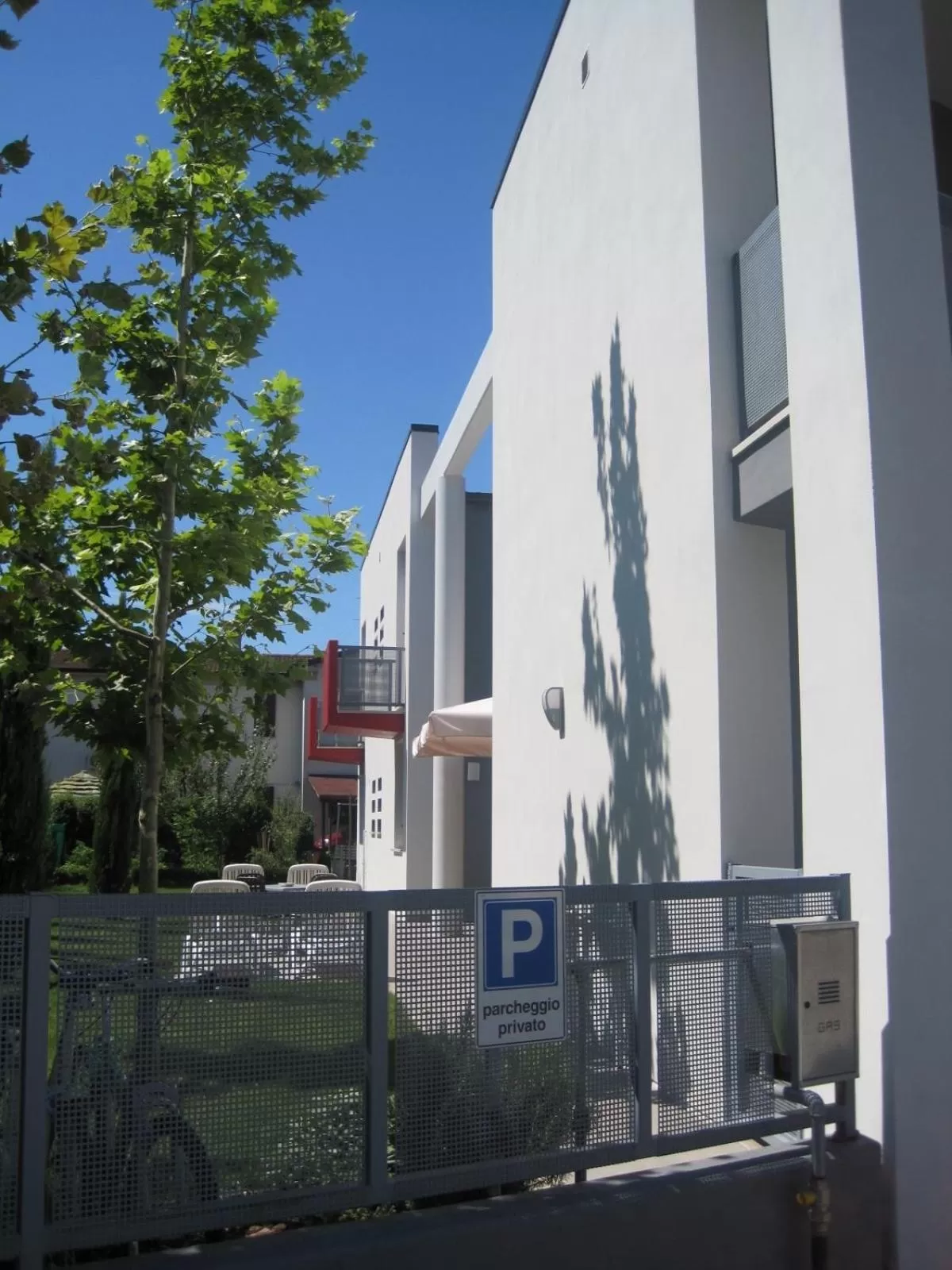 Facade/entrance in 6 Porte Guesthouse