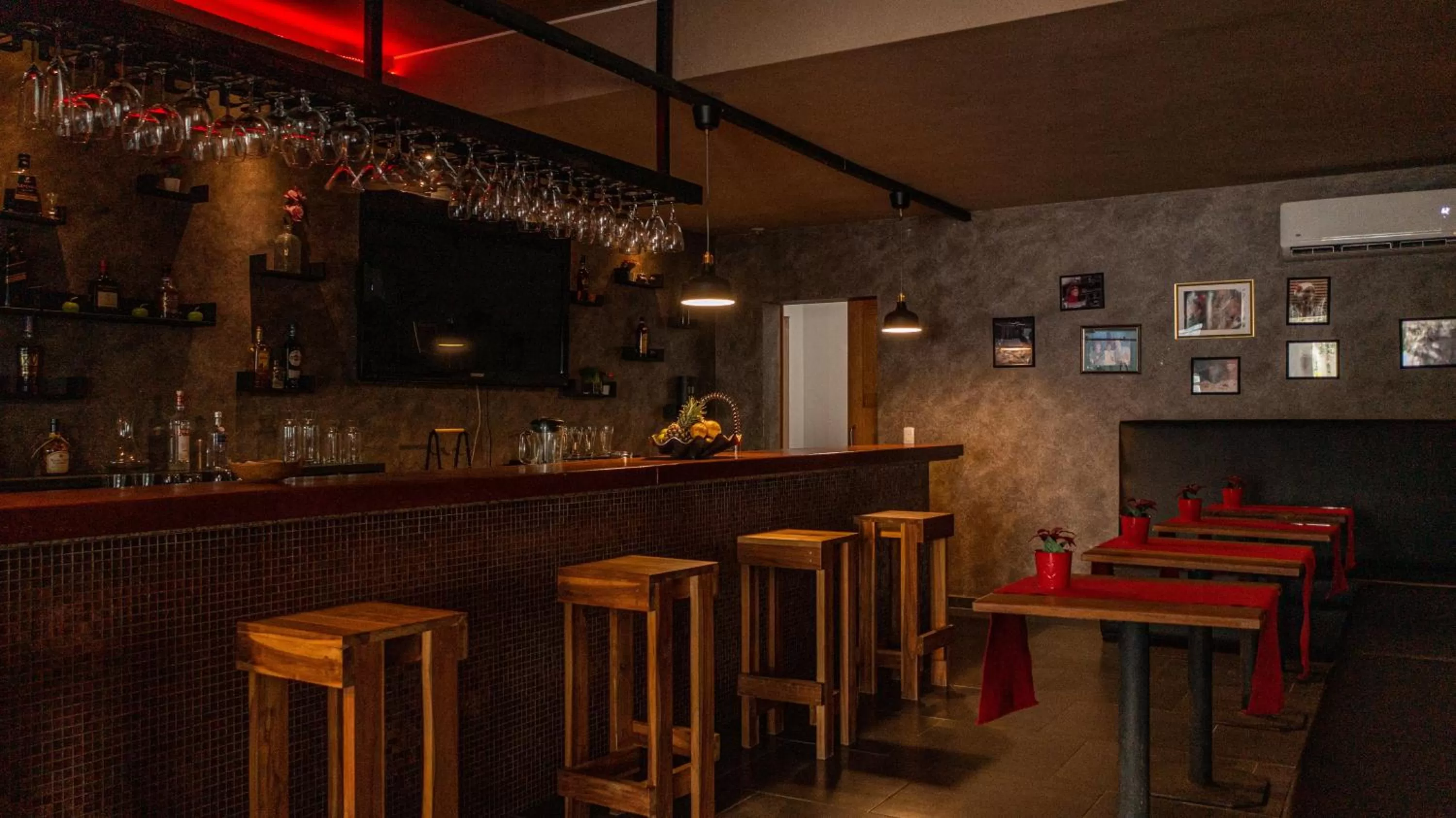 Lounge or bar in Instyle Residences at Infiniti Blu