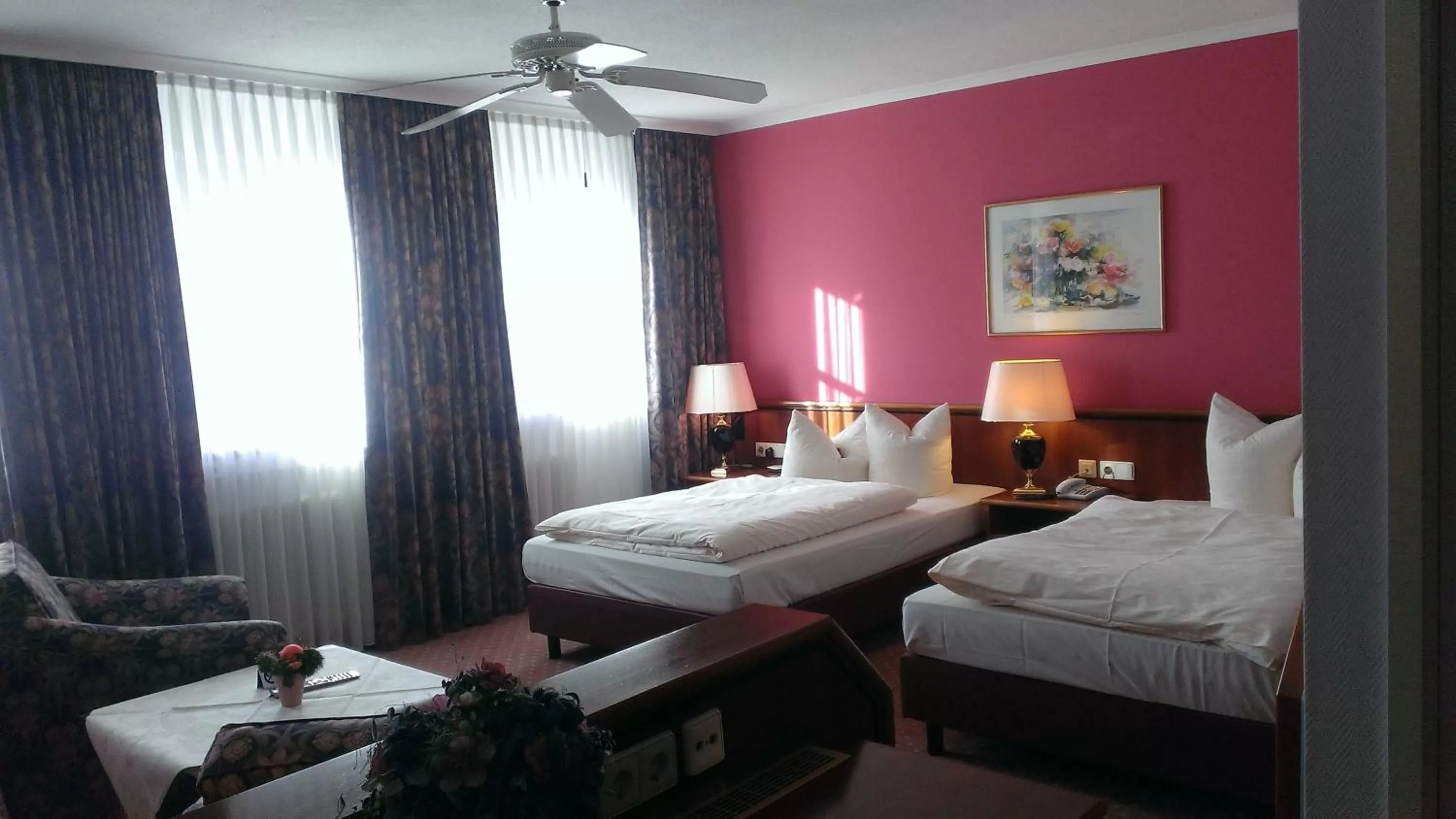 Photo of the whole room, Bed in Hotel-Restaurant Schwanen