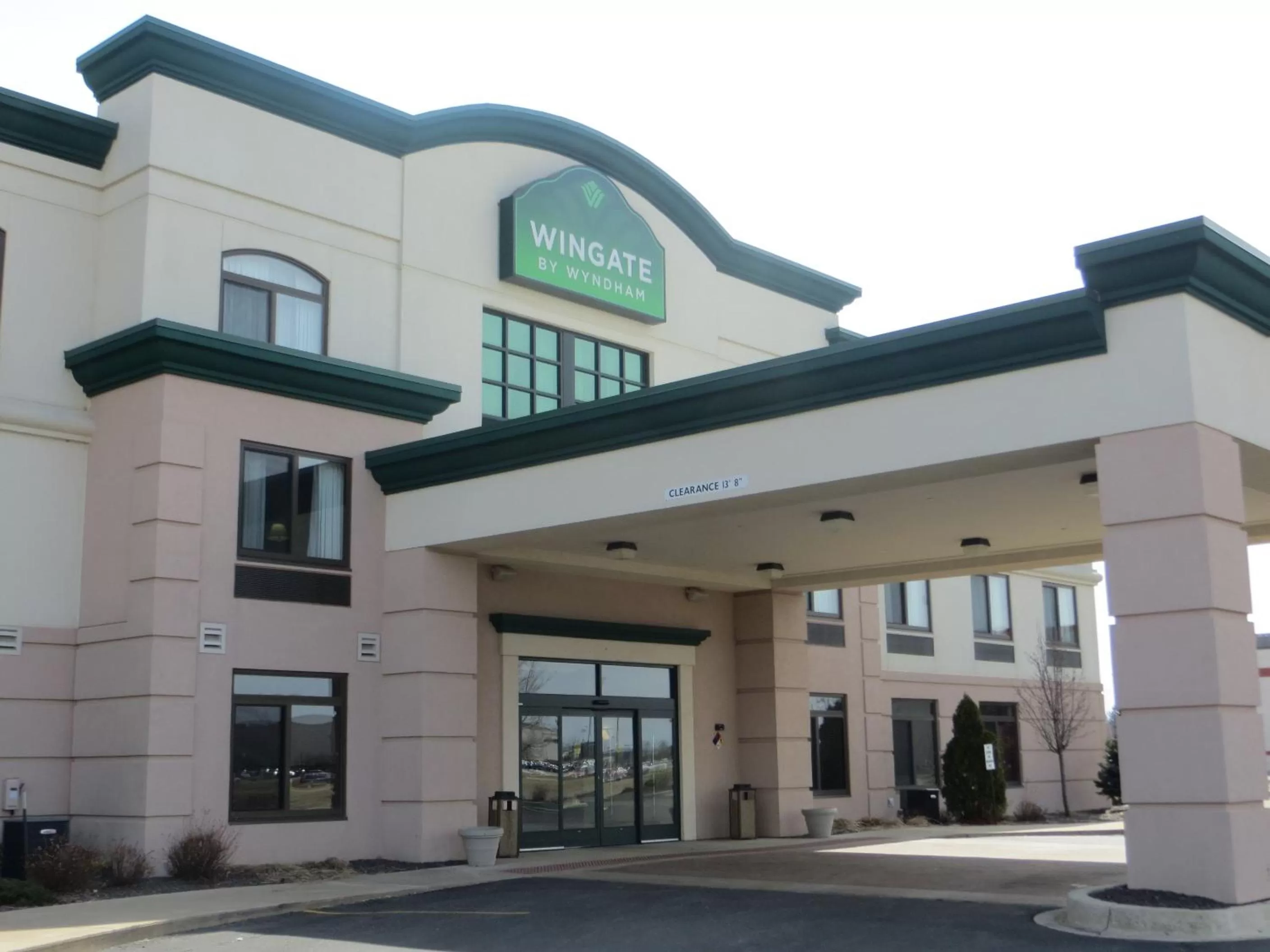 Wingate by Wyndham Peoria - Complimentary Area Shuttle