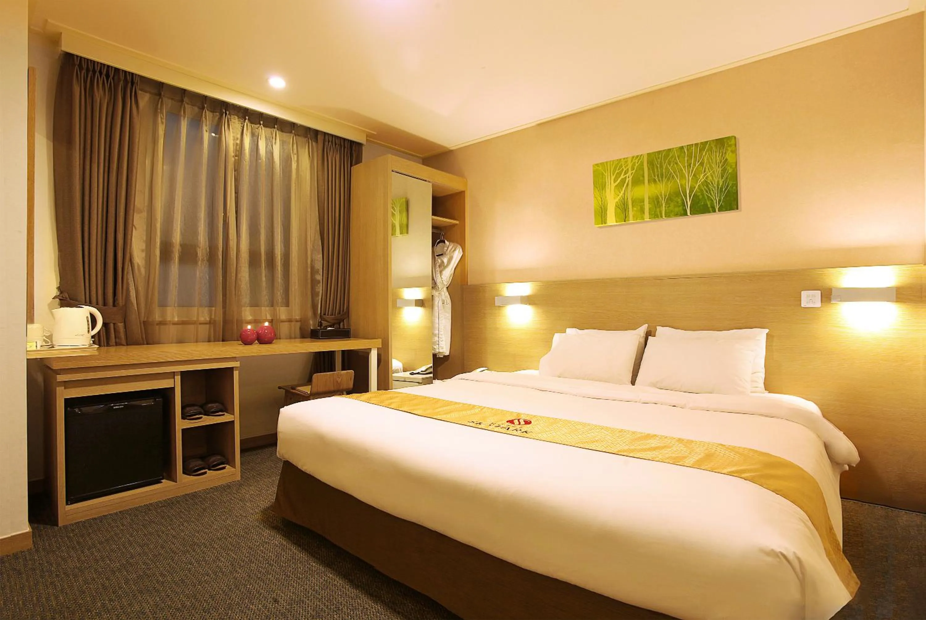 Bedroom, Bed in Hotel Skypark Jeju 1 Newly renovated