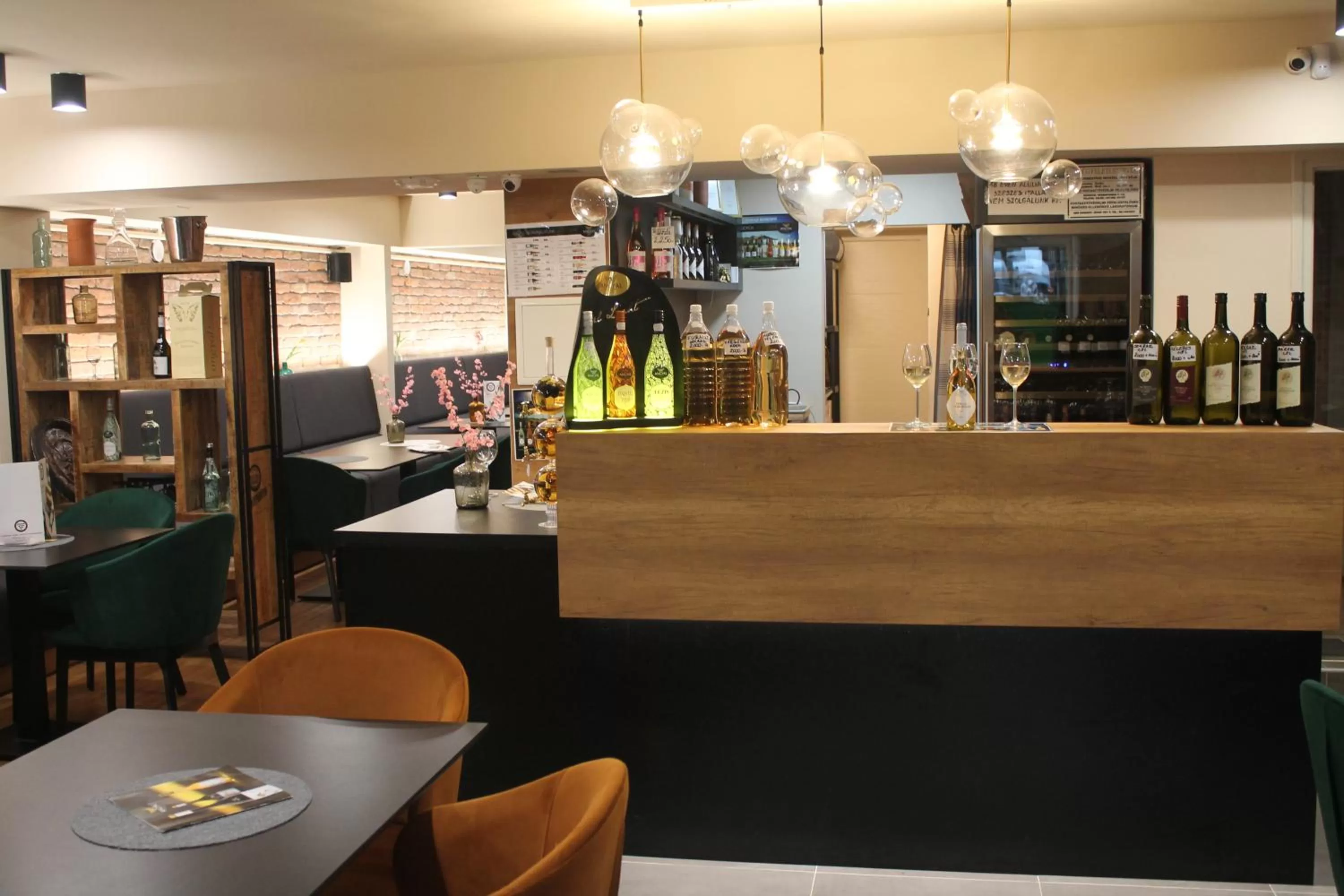 Property building, Lounge/Bar in Angyal Panzió