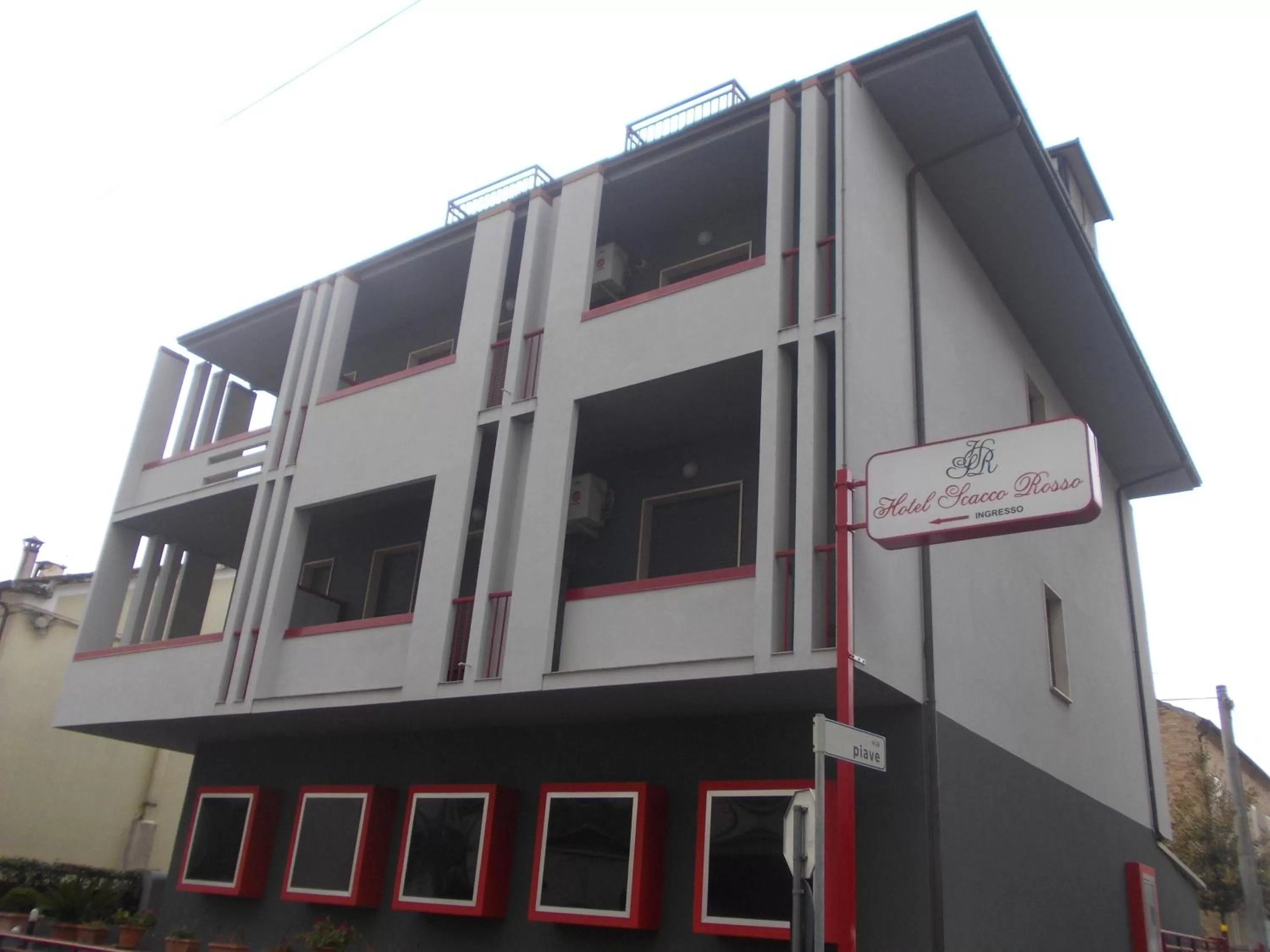 Scacco Rosso via Piave 23