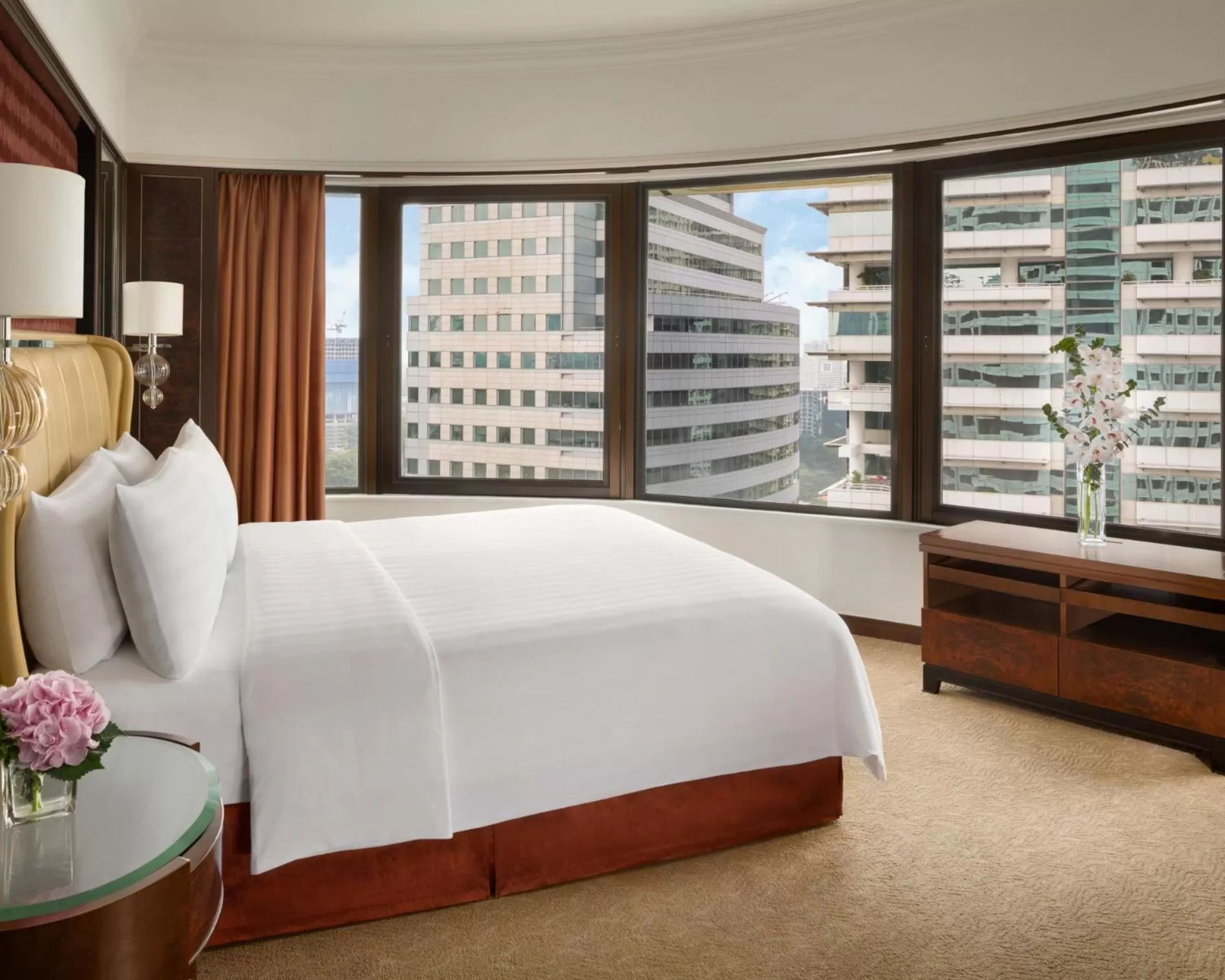 Shower, Bed in Shangri-La Kuala Lumpur