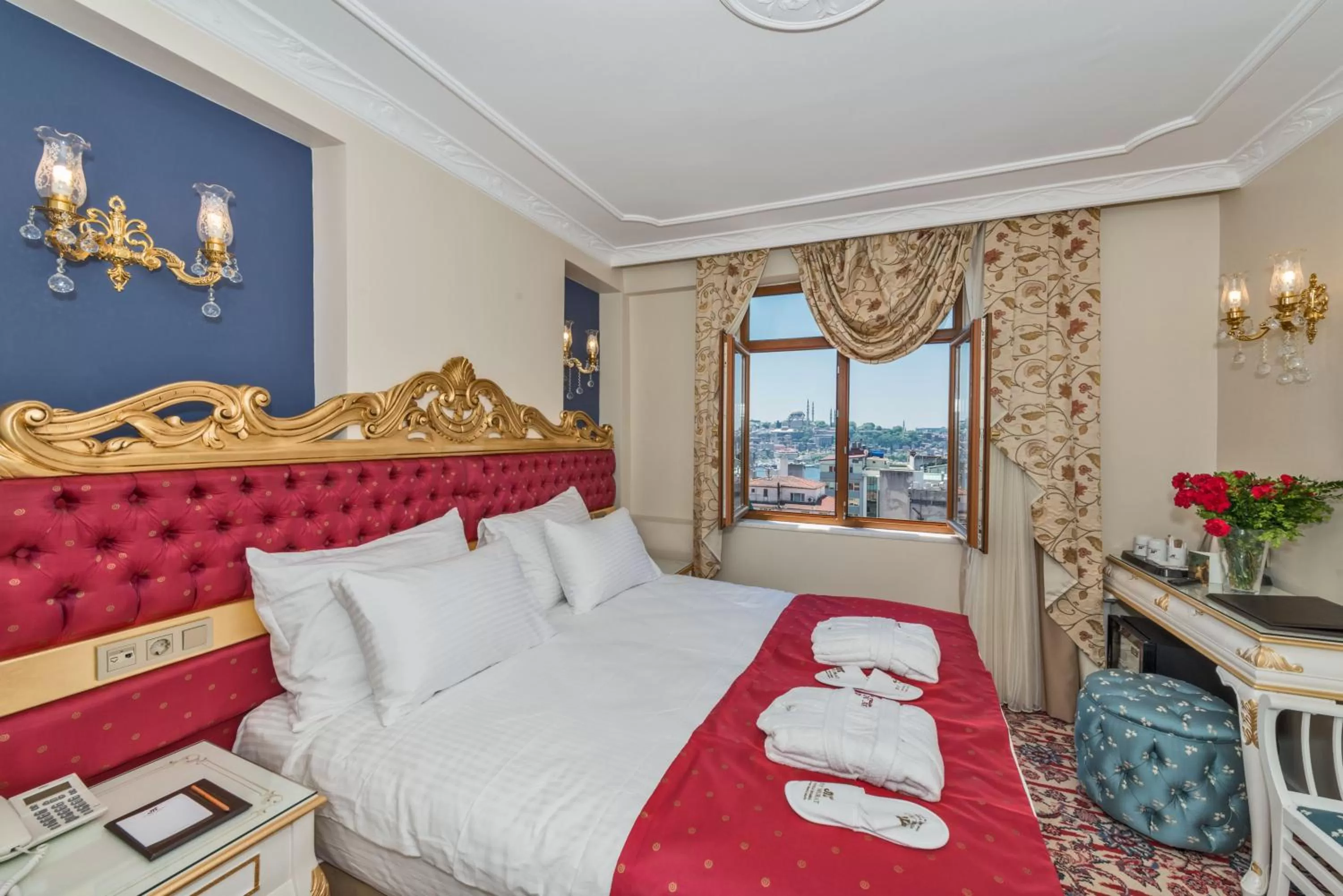 Night, Bed in Galatower Hotel