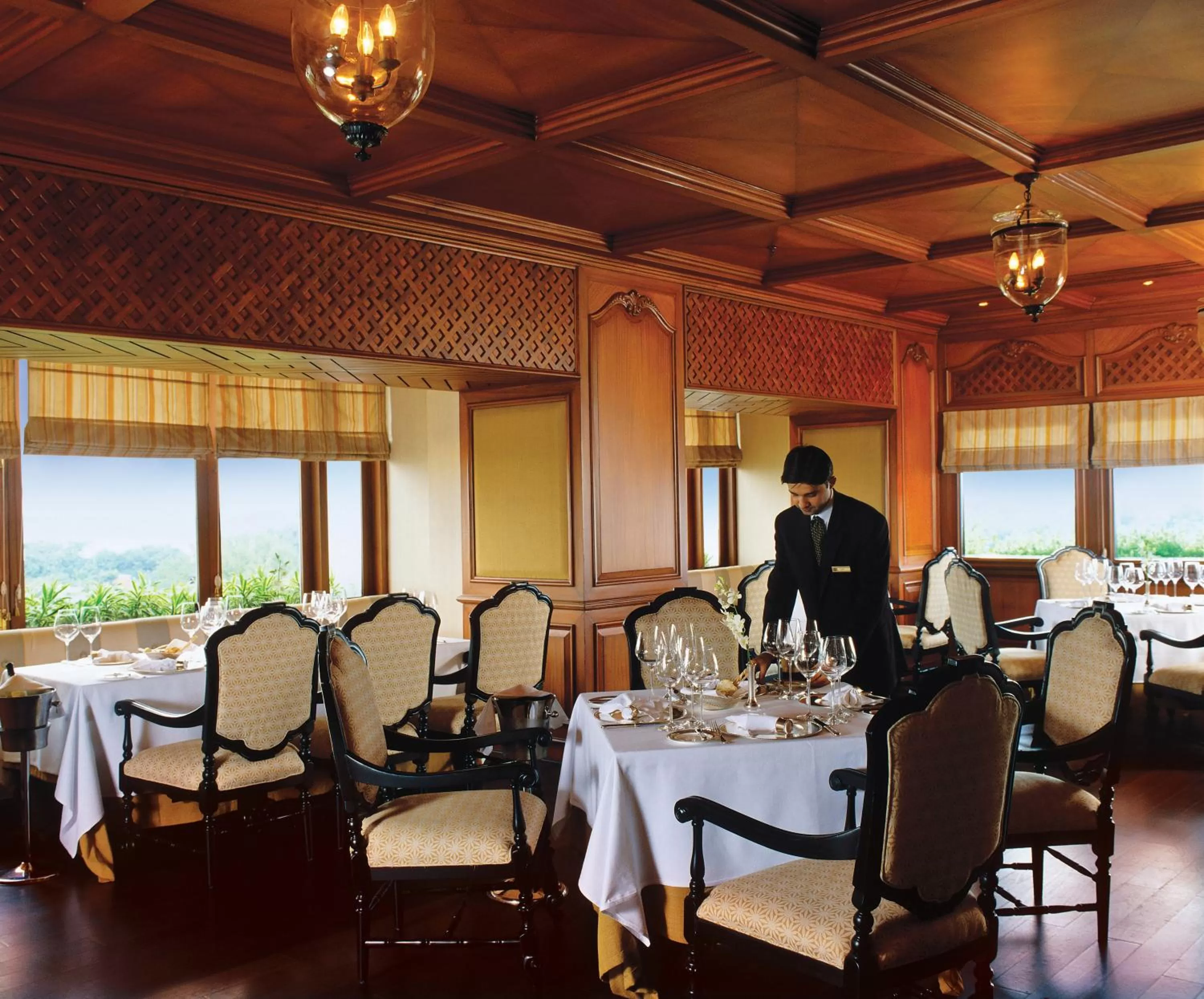 Restaurant/places to eat in Taj Bengal