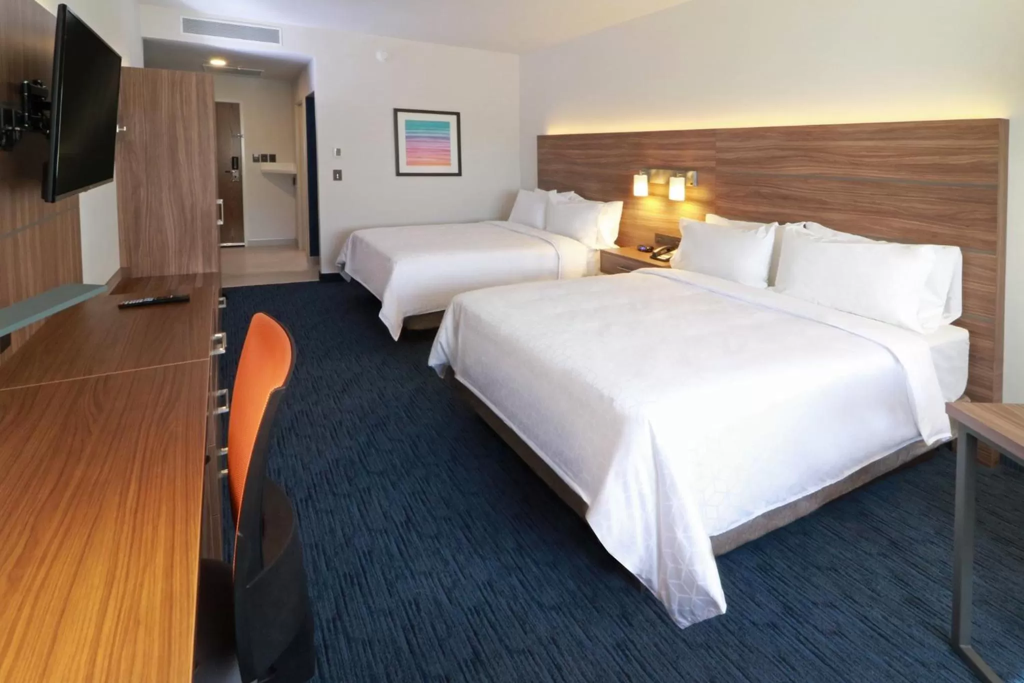 Photo of the whole room, Bed in Holiday Inn Express San Luis Potosí by IHG