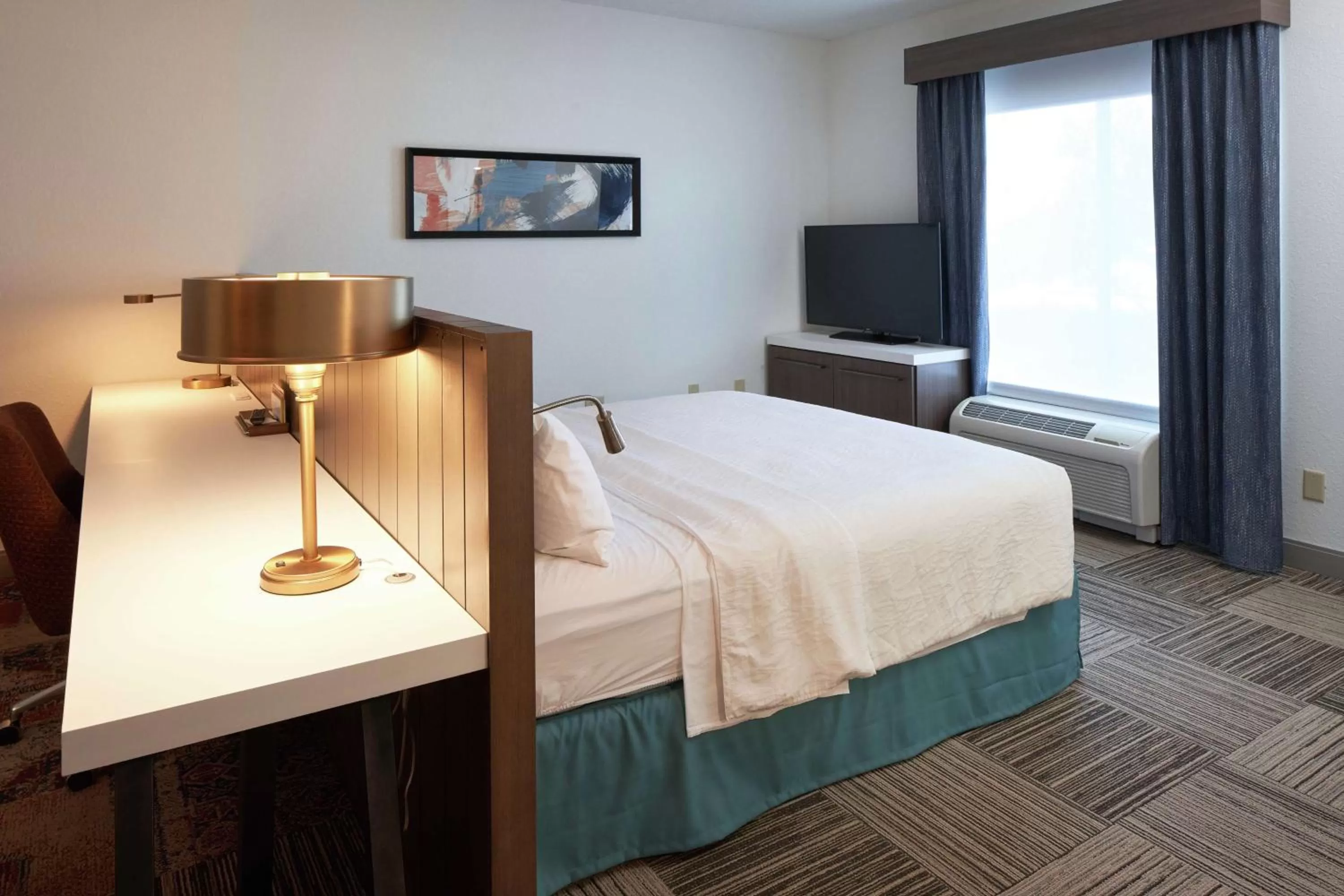 Bedroom, Bed in Hilton Garden Inn Evansville