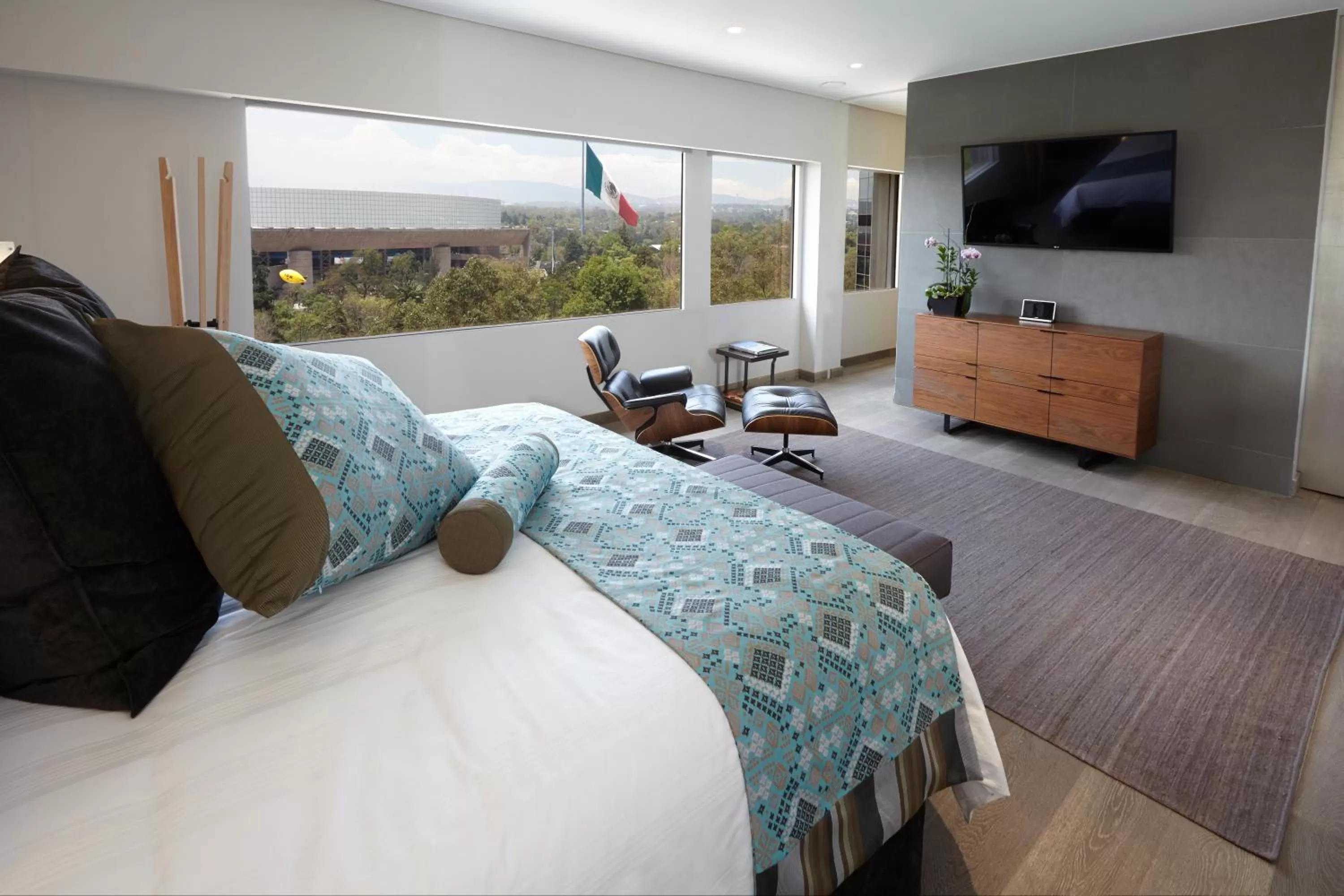 Photo of the whole room, Bed in Presidente InterContinental Mexico City by IHG