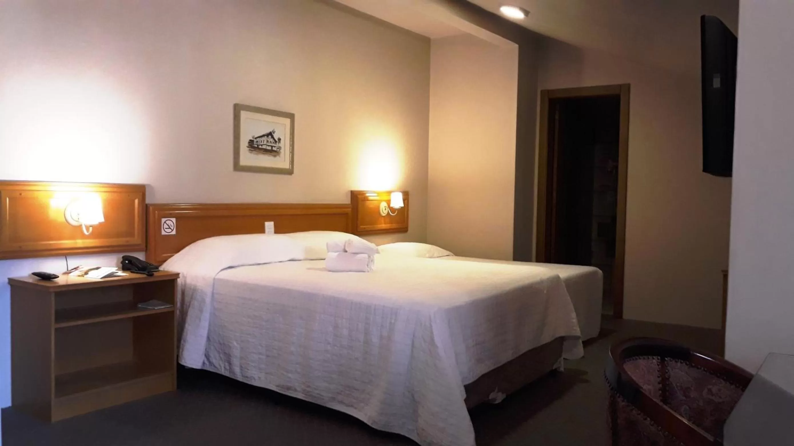 Bed in Farina Park Hotel