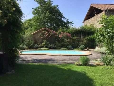 Pool view in Loft Atypique