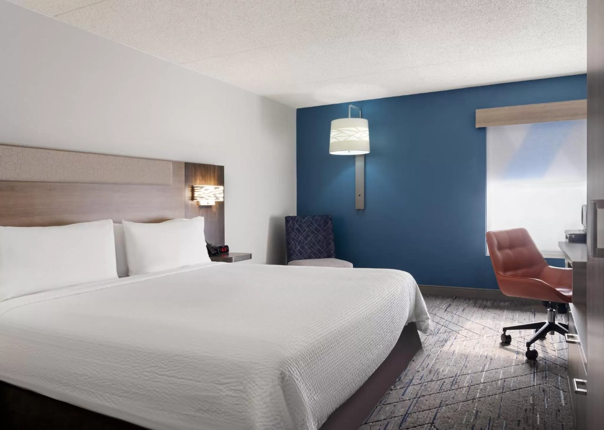 Photo of the whole room, Bed in Holiday Inn Express Indianapolis Airport by IHG