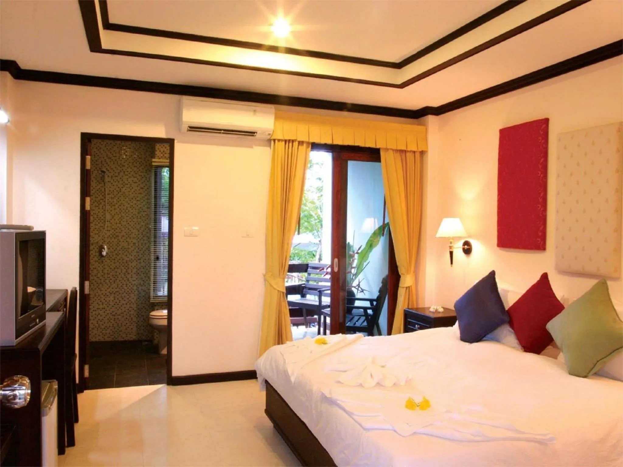 Double Room with Pool View in Samui Seabreeze Place