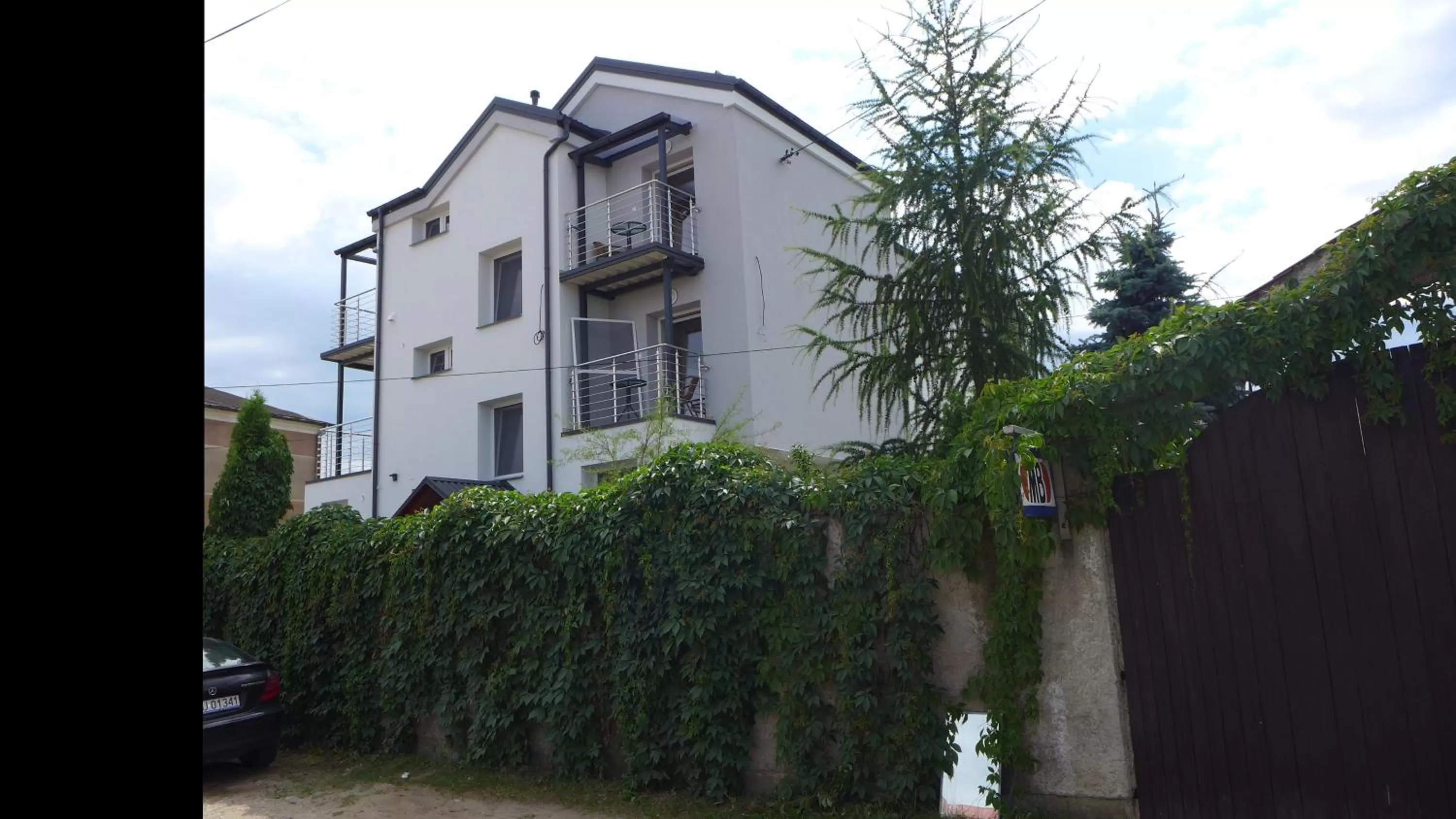 Facade/entrance, Property Building in Villa MB