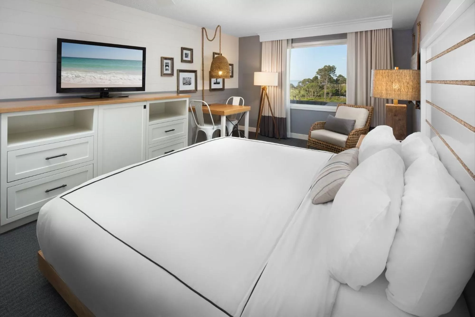 Photo of the whole room, Bed in Beach House Resort Hilton Head Island