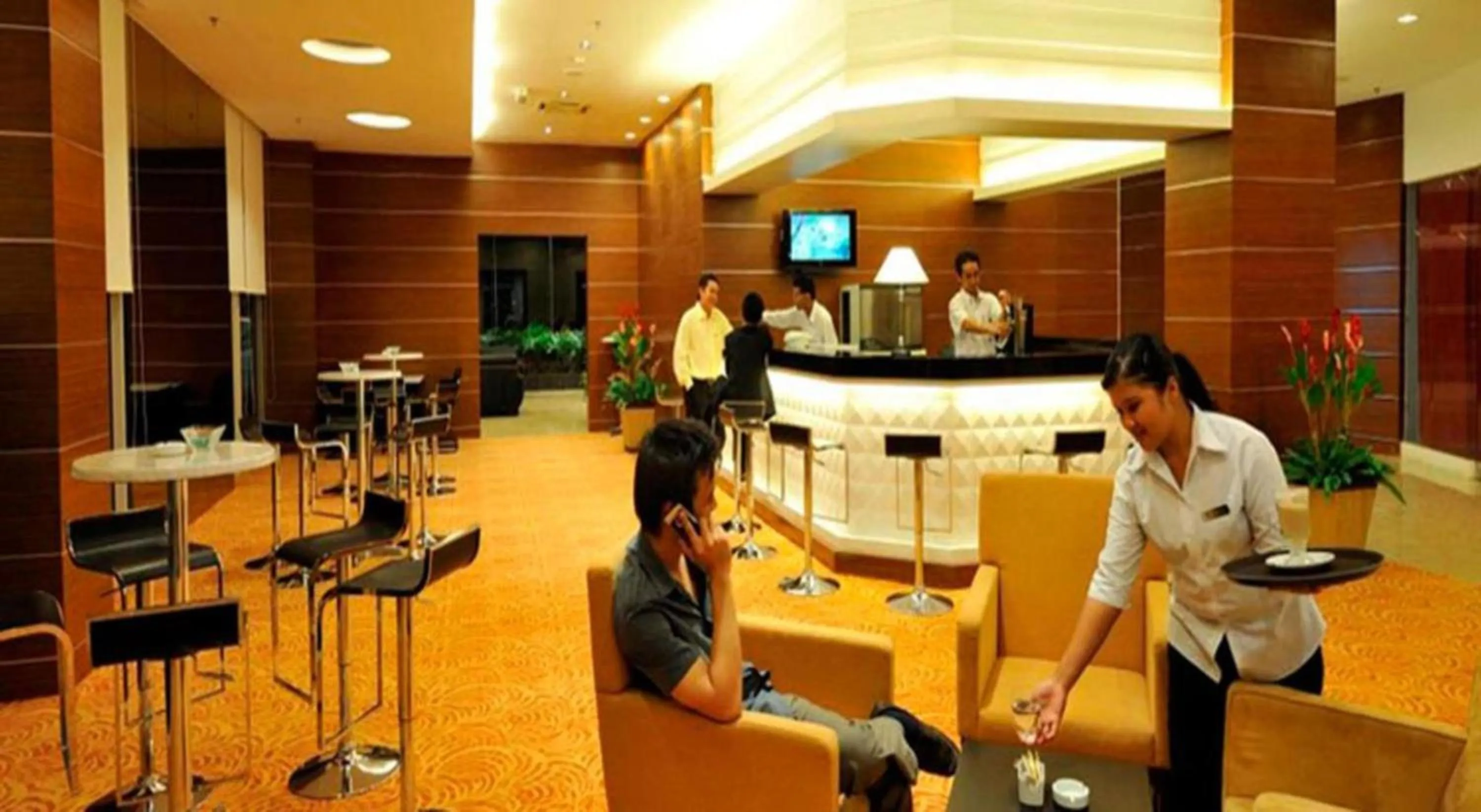 Lounge or bar in Courtyard Hotel 1Borneo