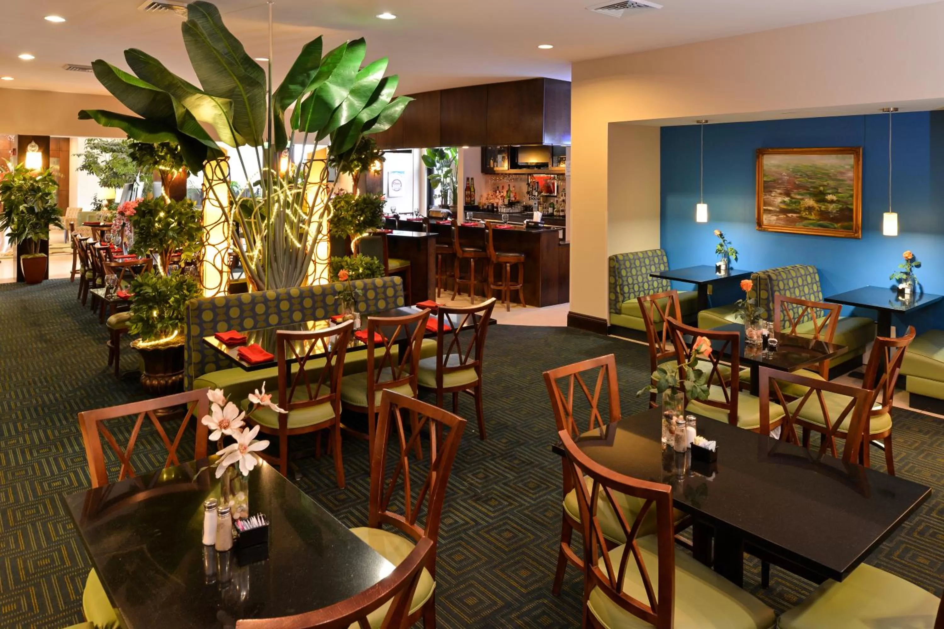Restaurant/places to eat in Holiday Inn Montgomery South Airport by IHG
