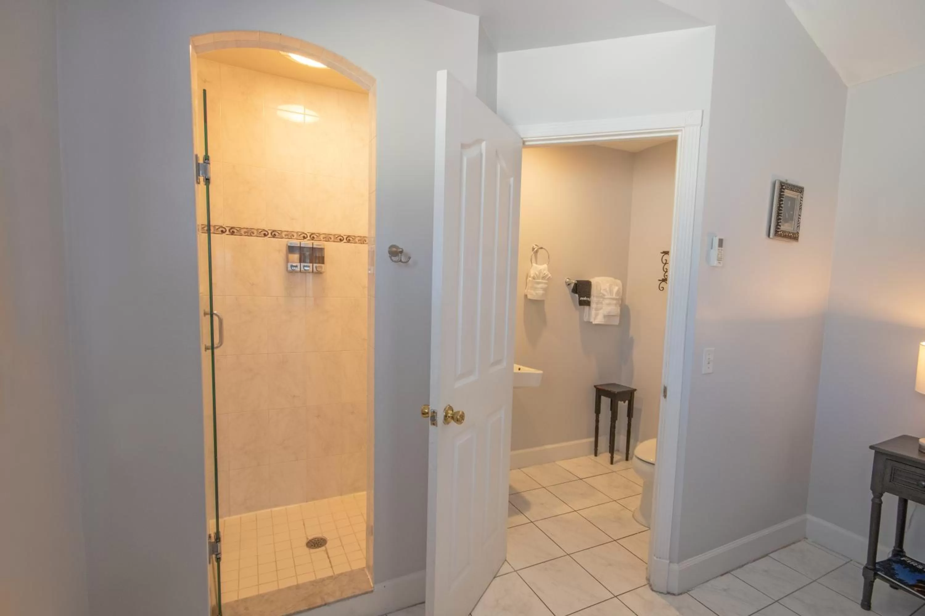 Inn on Charlotte Boutique Hotel