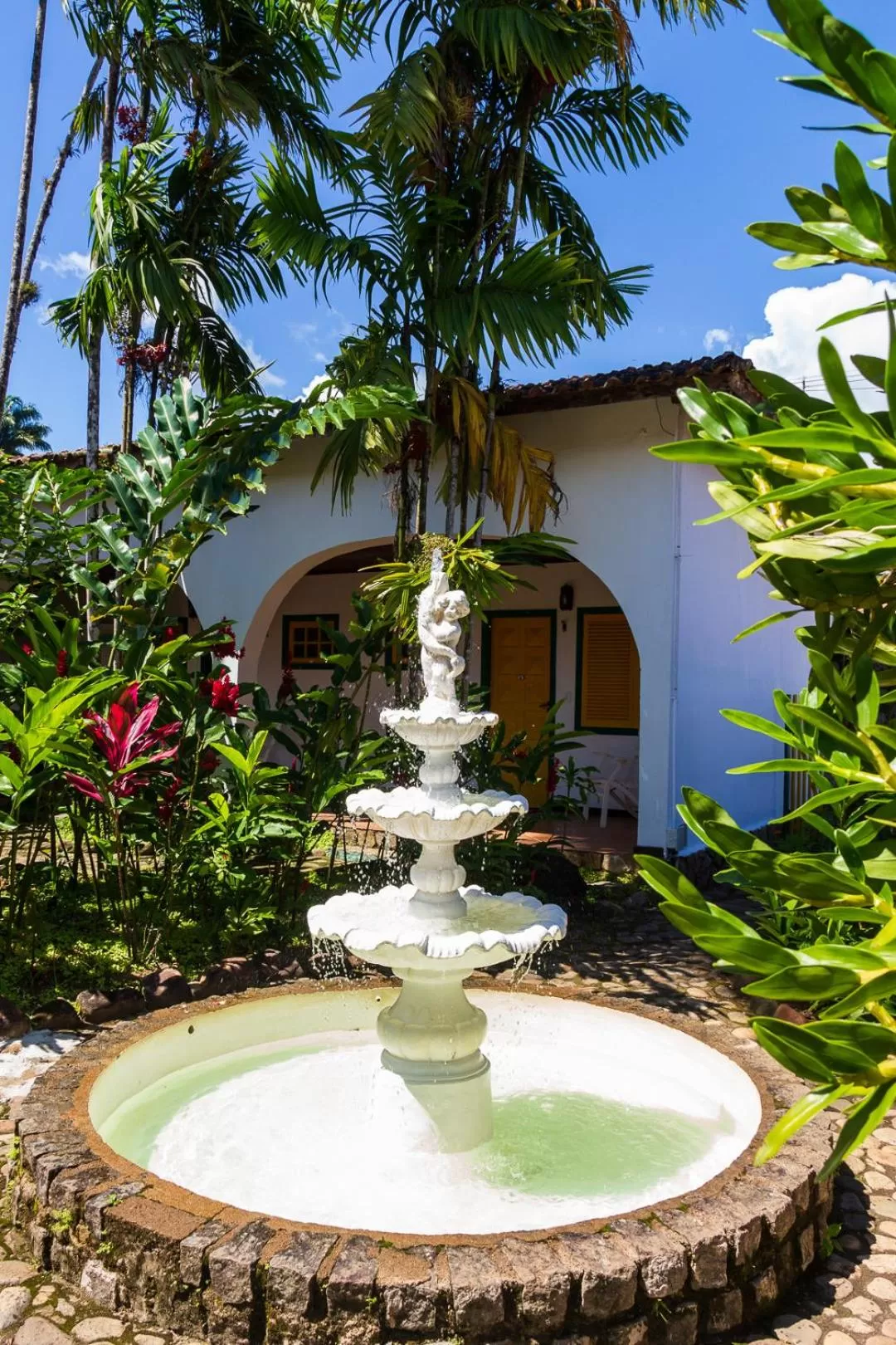 Garden in Pousada Corsario Paraty