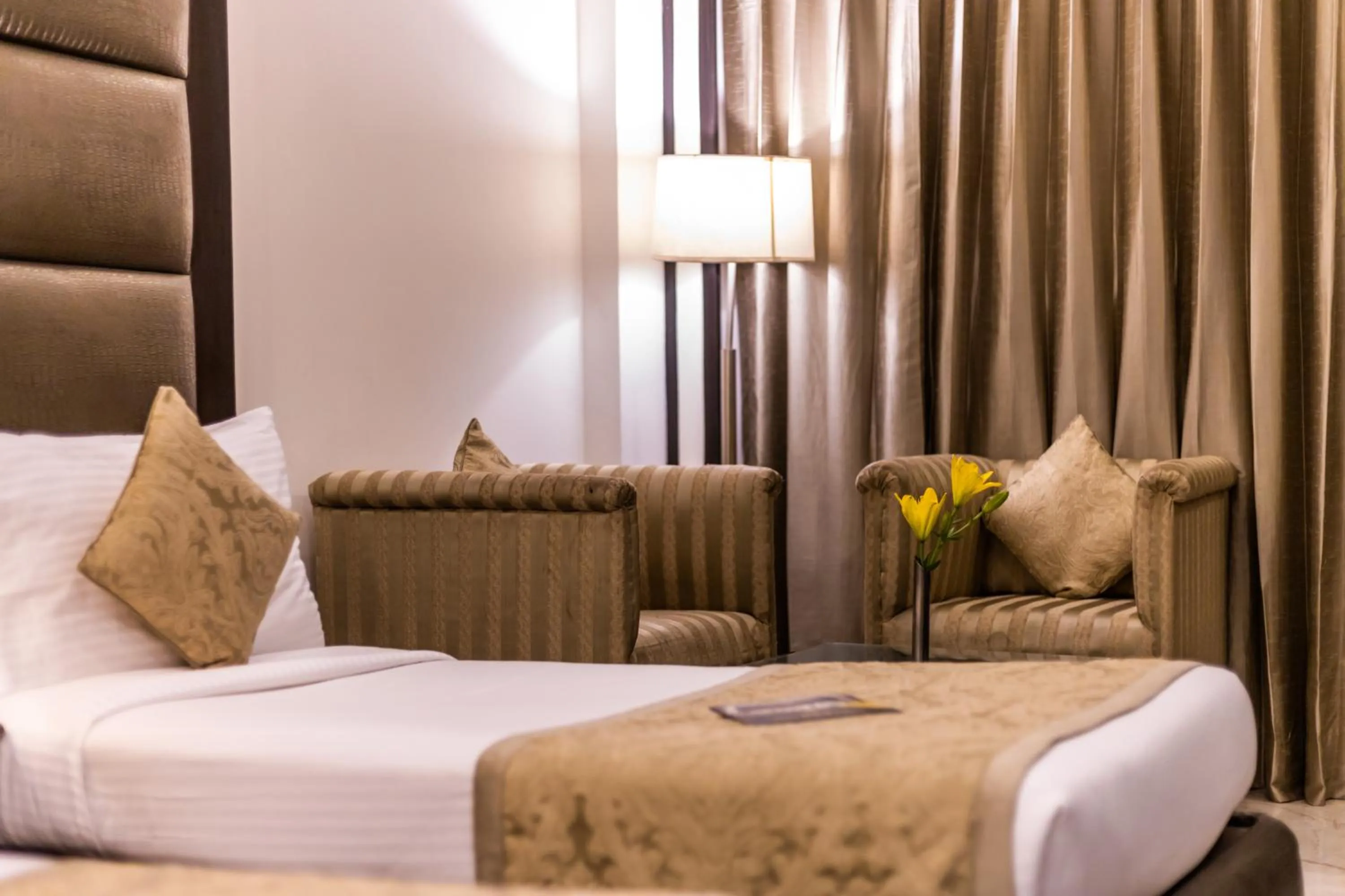 Bedroom, Bed in Hotel Shanti Palace Mahipalpur