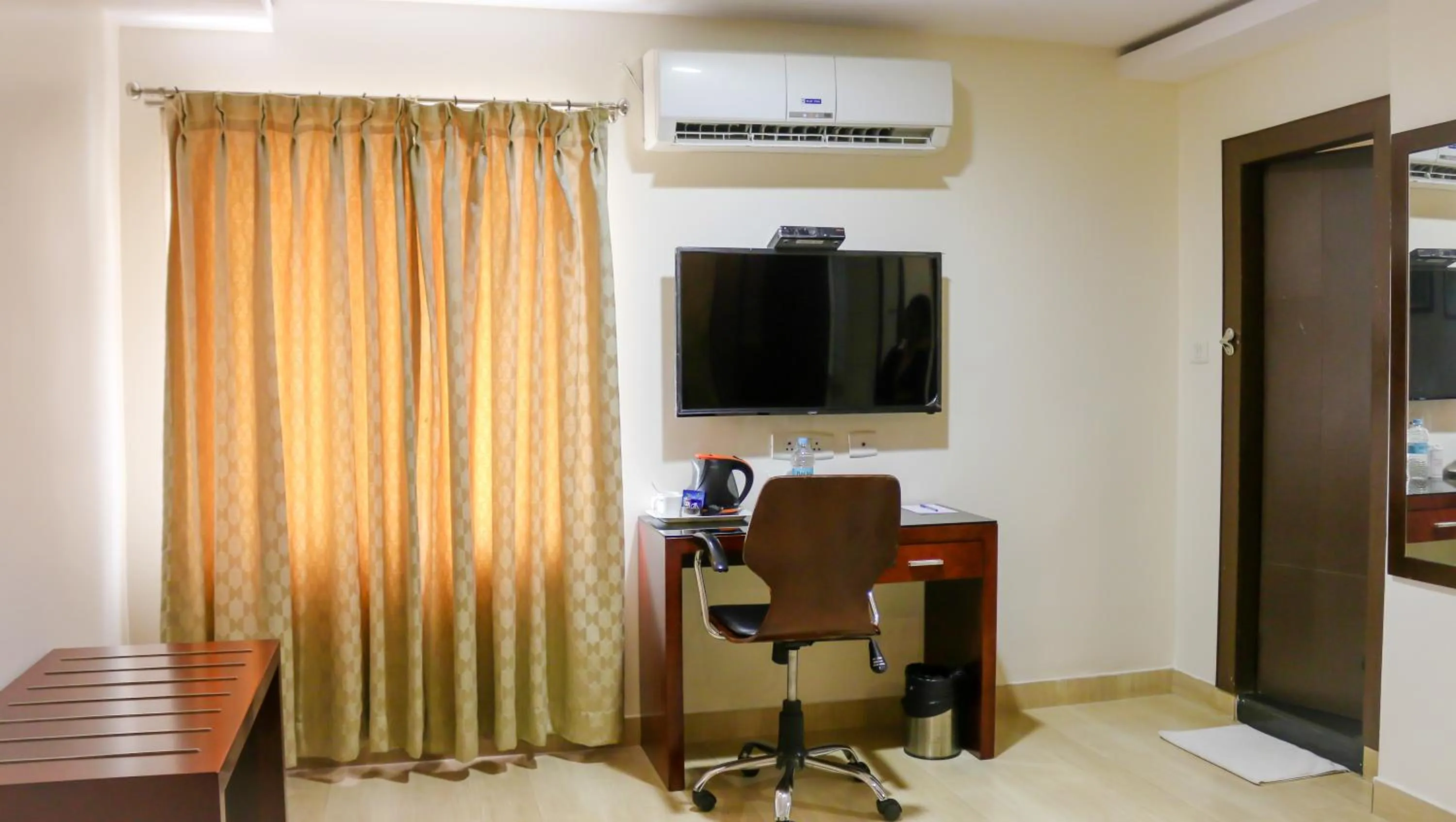 TV and multimedia in Hotel Winsar Park