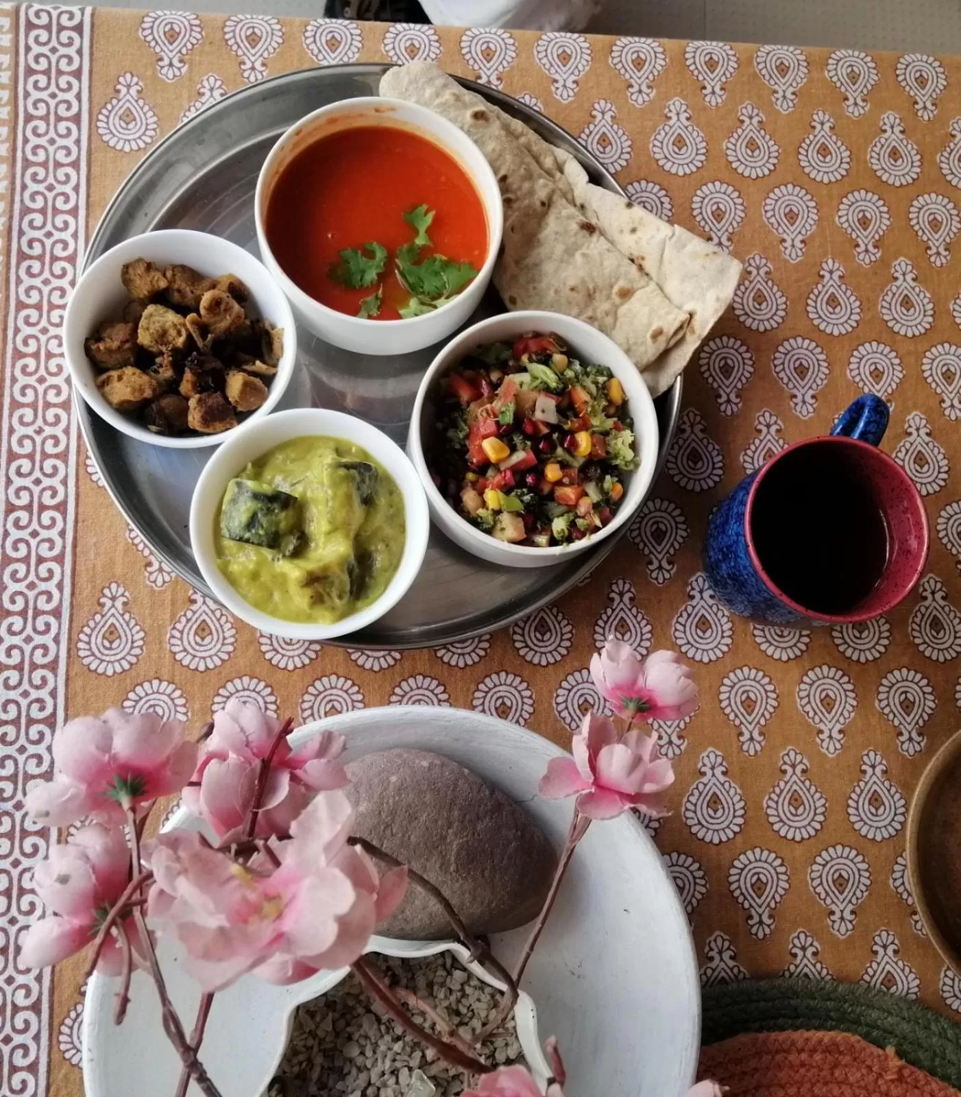 Restaurant/places to eat in Ganga Vatika Boutique Hotel, Rishikesh