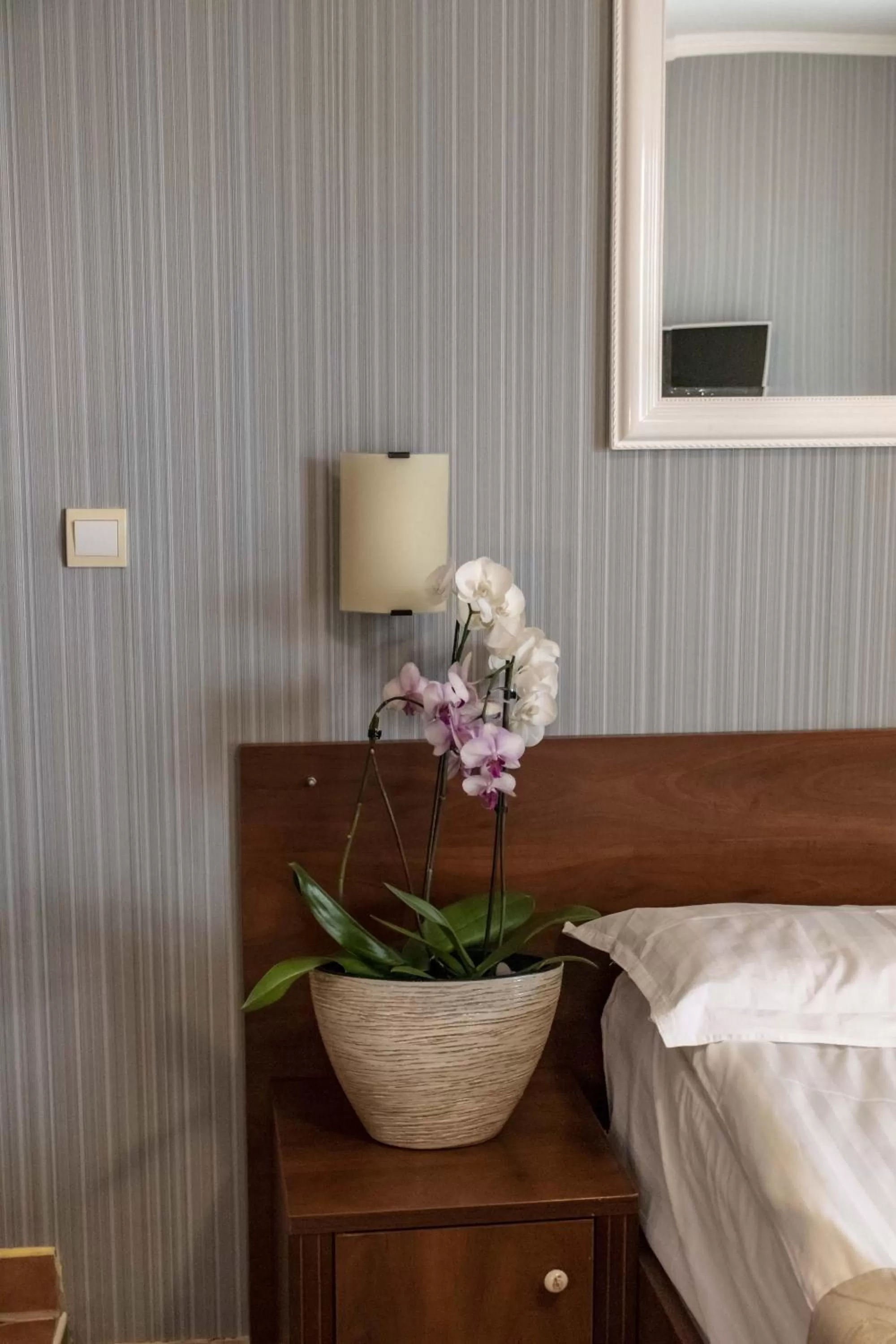 Bed in Mali Hotel Porat