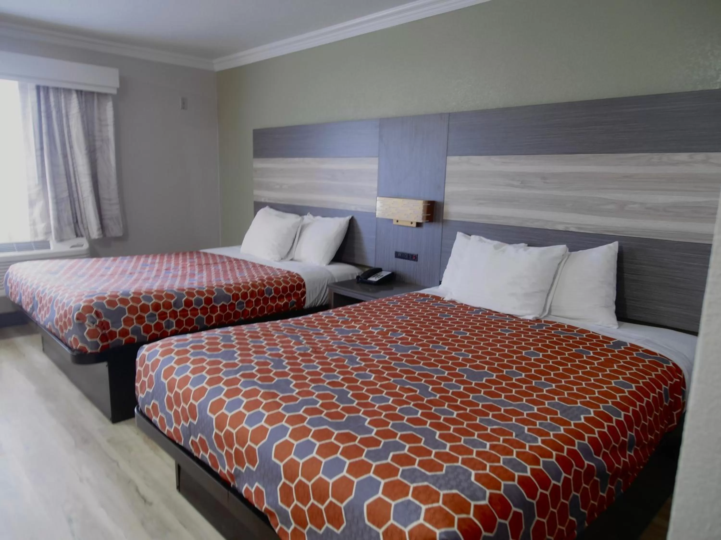 Bedroom, Bed in Americas Best Value Inn-Rialto