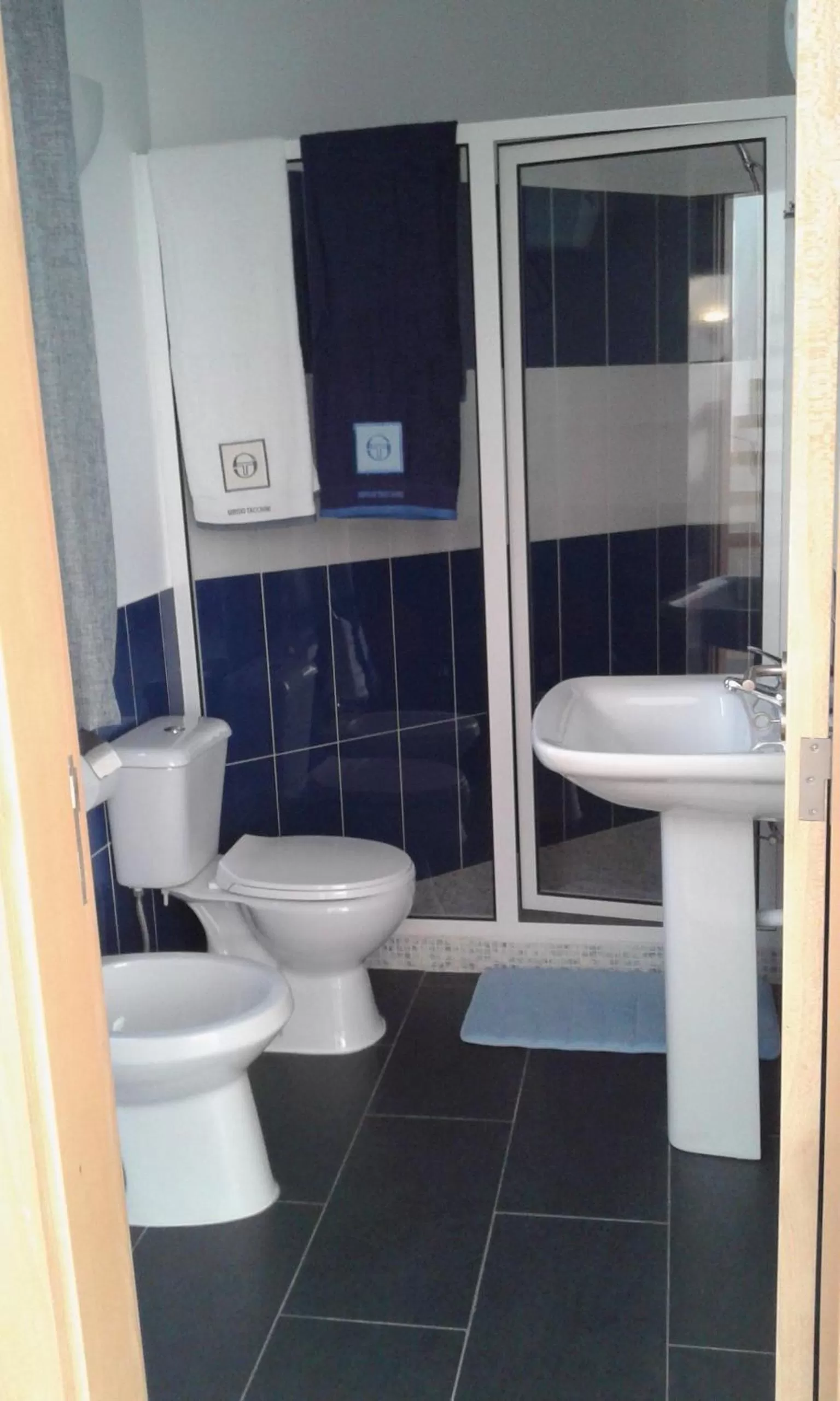 Bathroom in Cala da Lua apartments