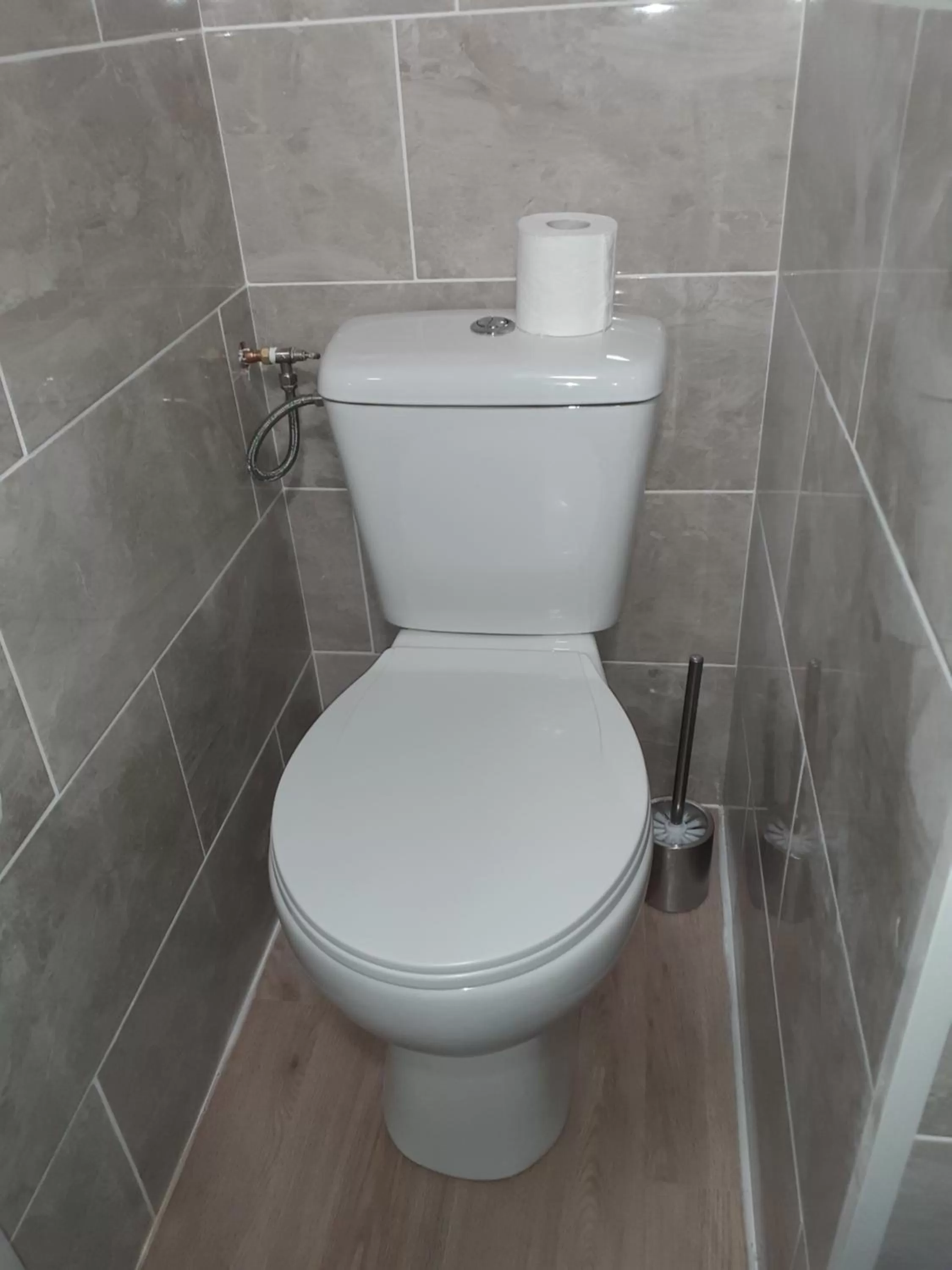 Toilet in L Etoile d'Argent