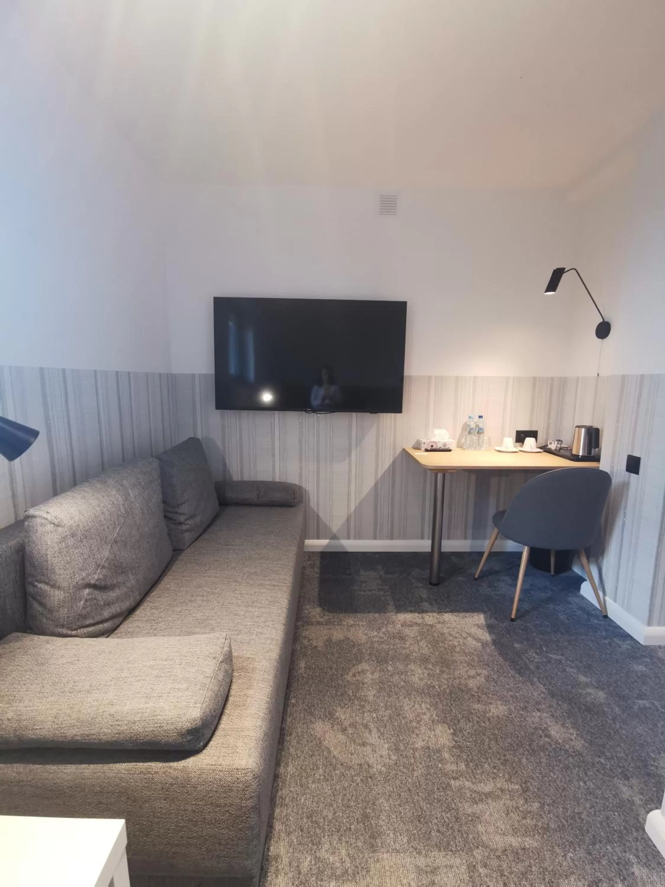 TV/Entertainment Center in Grand Tulipan