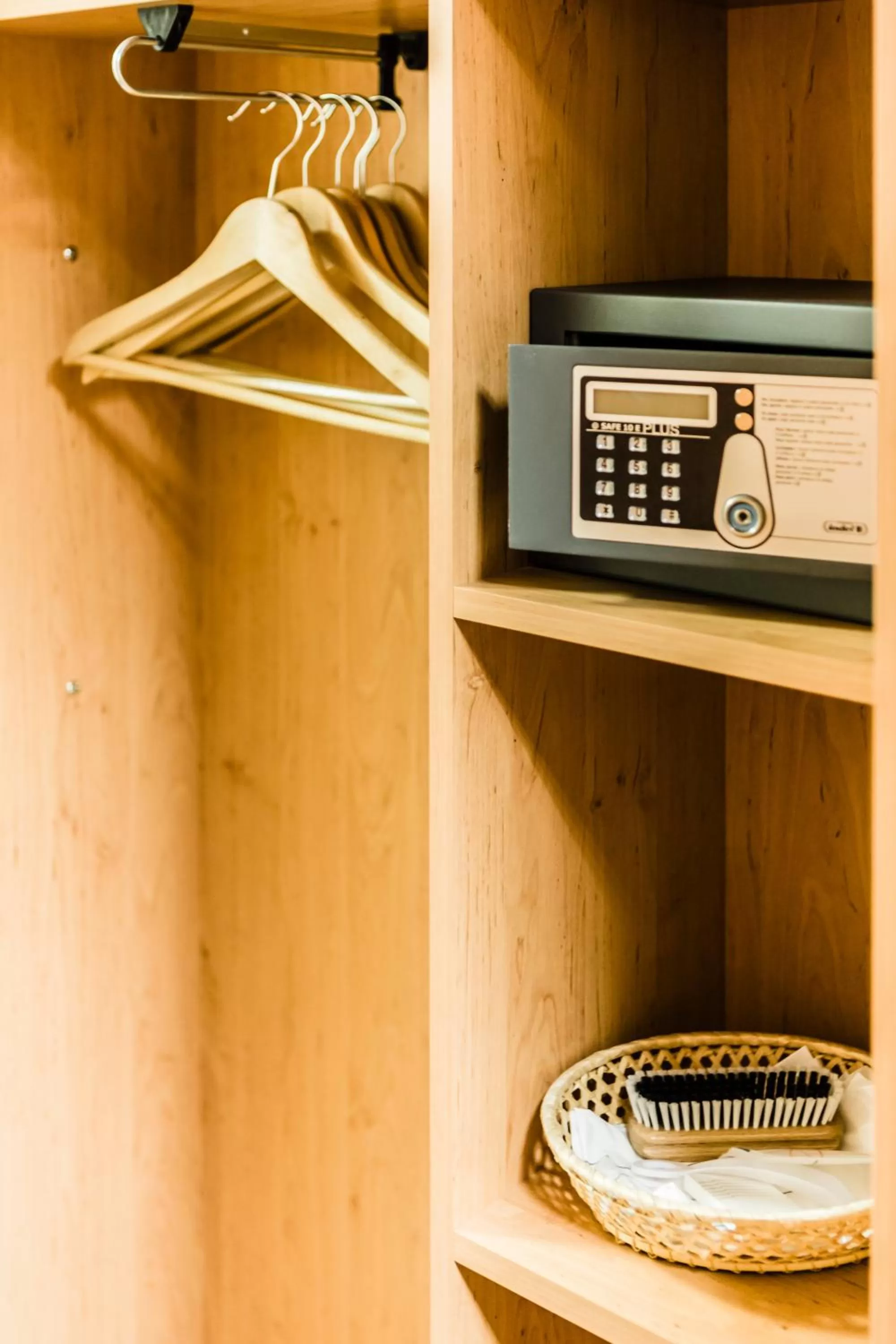 wardrobe in Archibald City