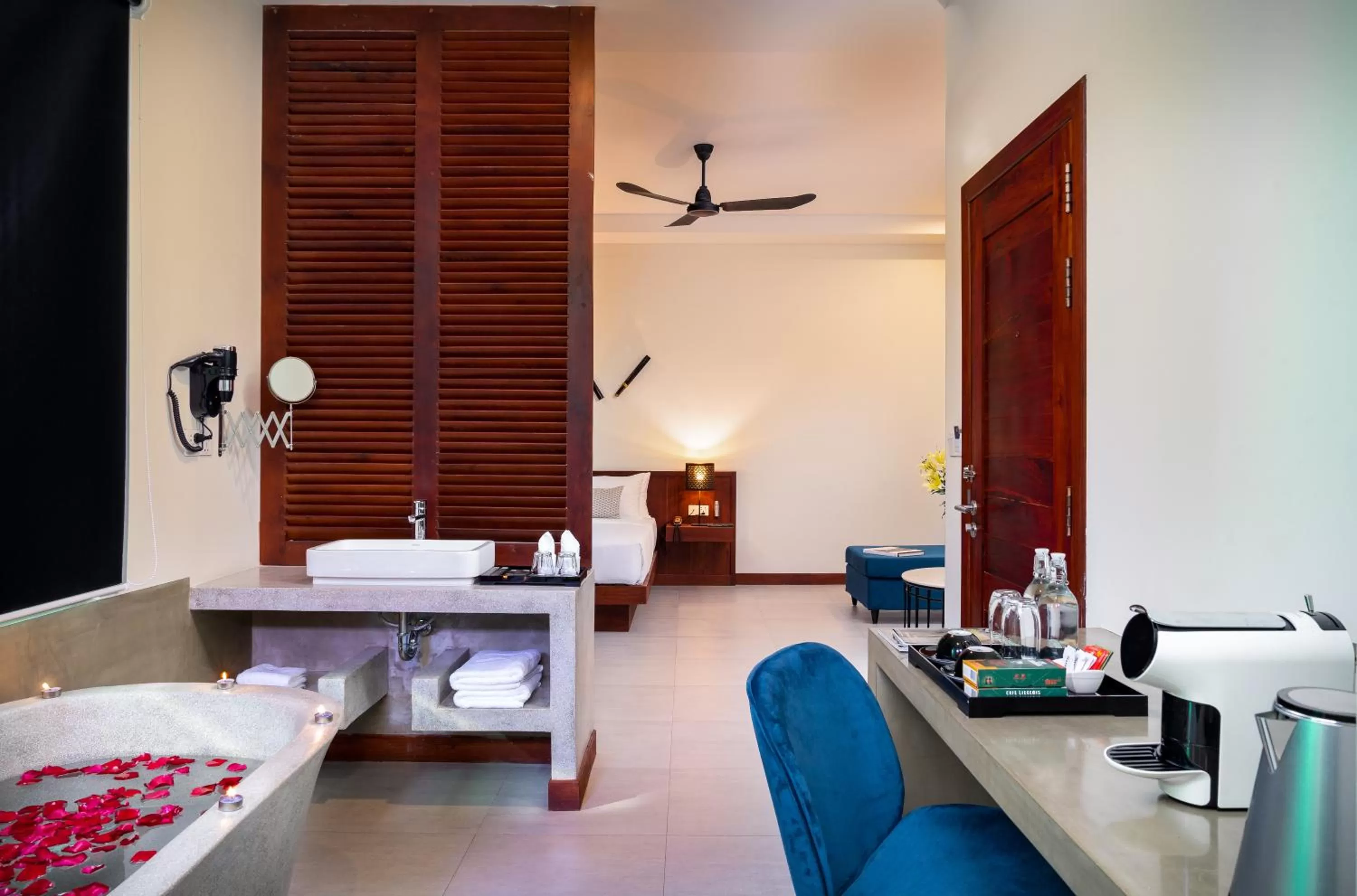 Toilet, Bed in Blanc Smith Residence