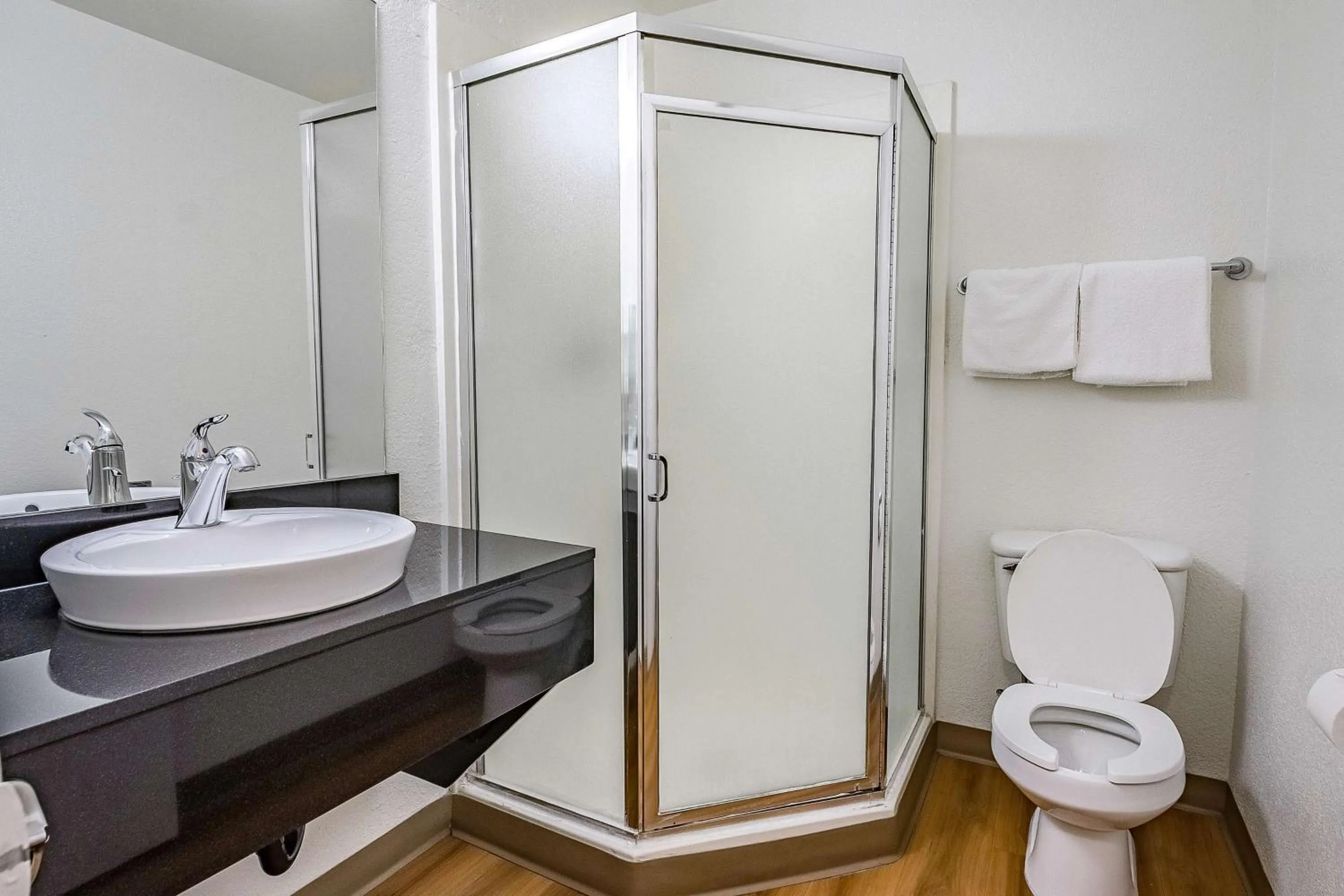 Bathroom in Motel 6-Salt Lake City, UT - West - Airport