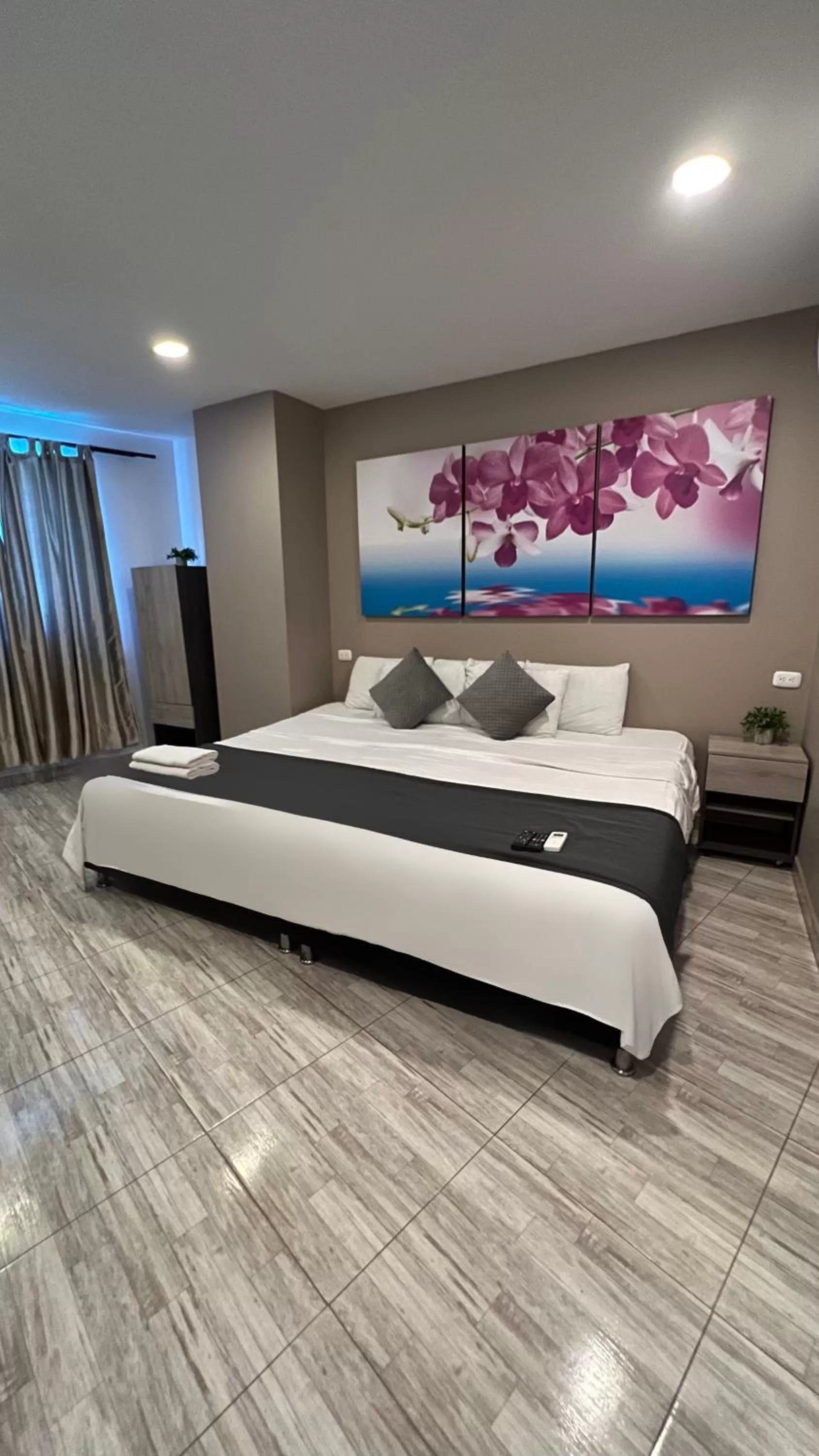 Bed in Bahia 79 Apartasuites Cerca al Centro